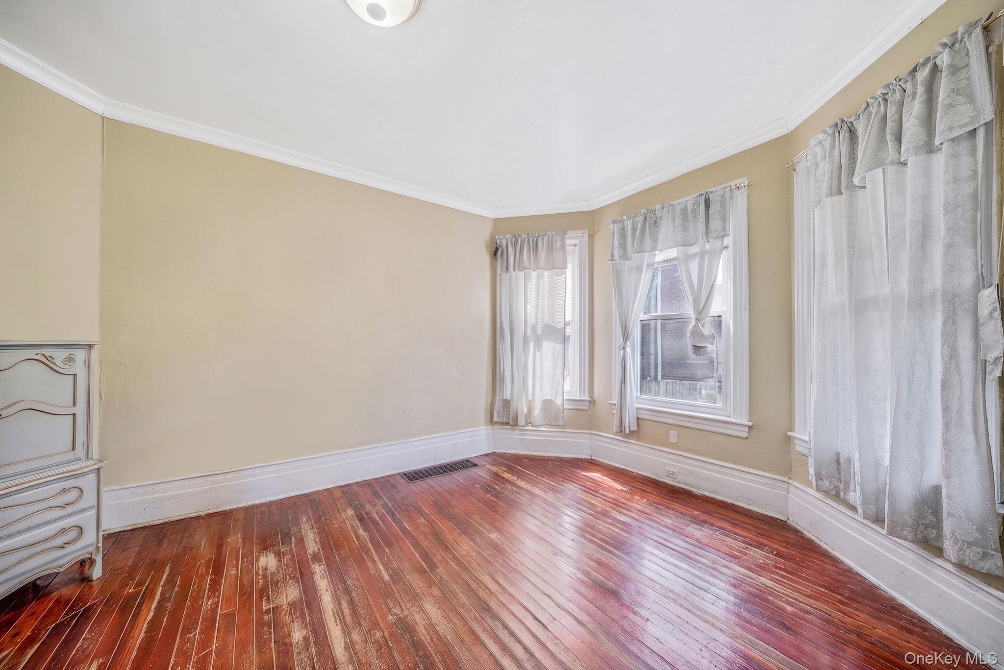 Single Family Bay Park Place Queens, NY 11691, MLS-1020605-8