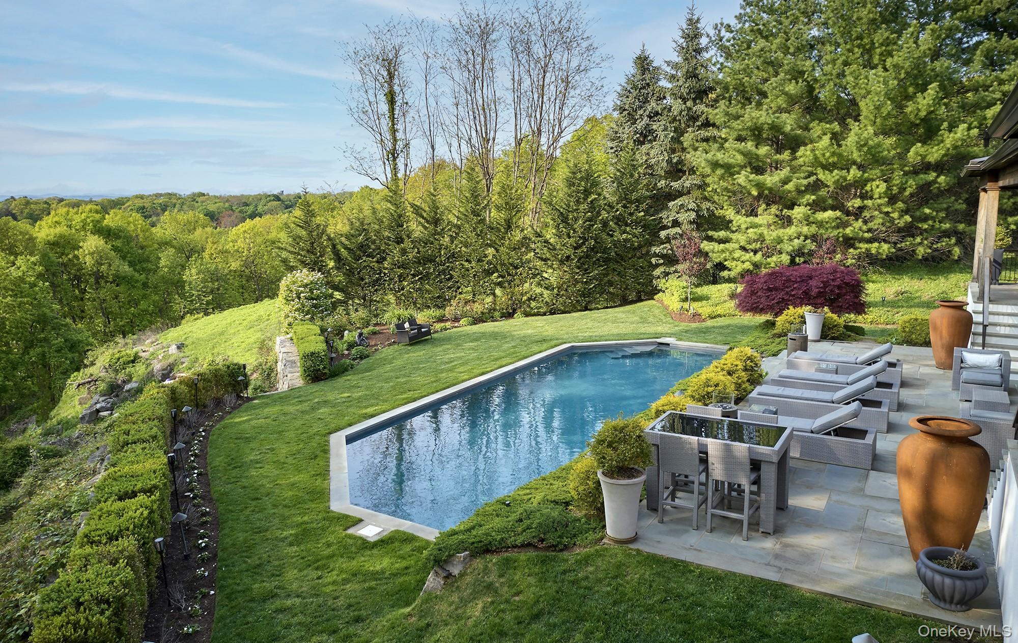 Single Family Riverview Court  Westchester County, NY 10533, MLS-1020629-29