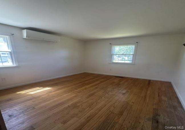 Single Family Pondview Road  Suffolk County, NY 11901, MLS-1020632-5
