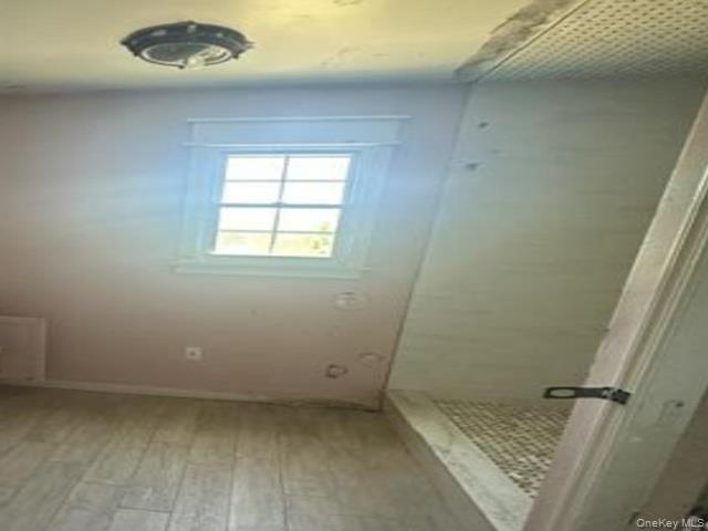 Single Family Pondview Road  Suffolk County, NY 11901, MLS-1020632-9