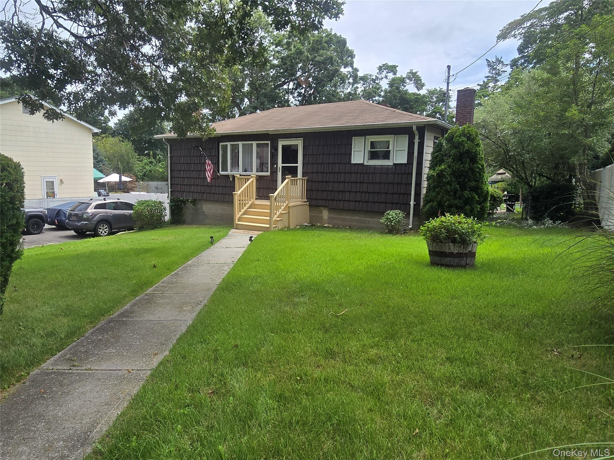 Single Family Birch Avenue Suffolk County, NY 11738, MLS-1020644-15