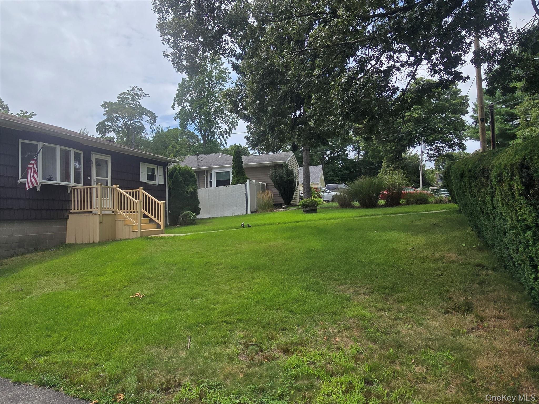 Single Family Birch Avenue Suffolk County, NY 11738, MLS-1020644-16