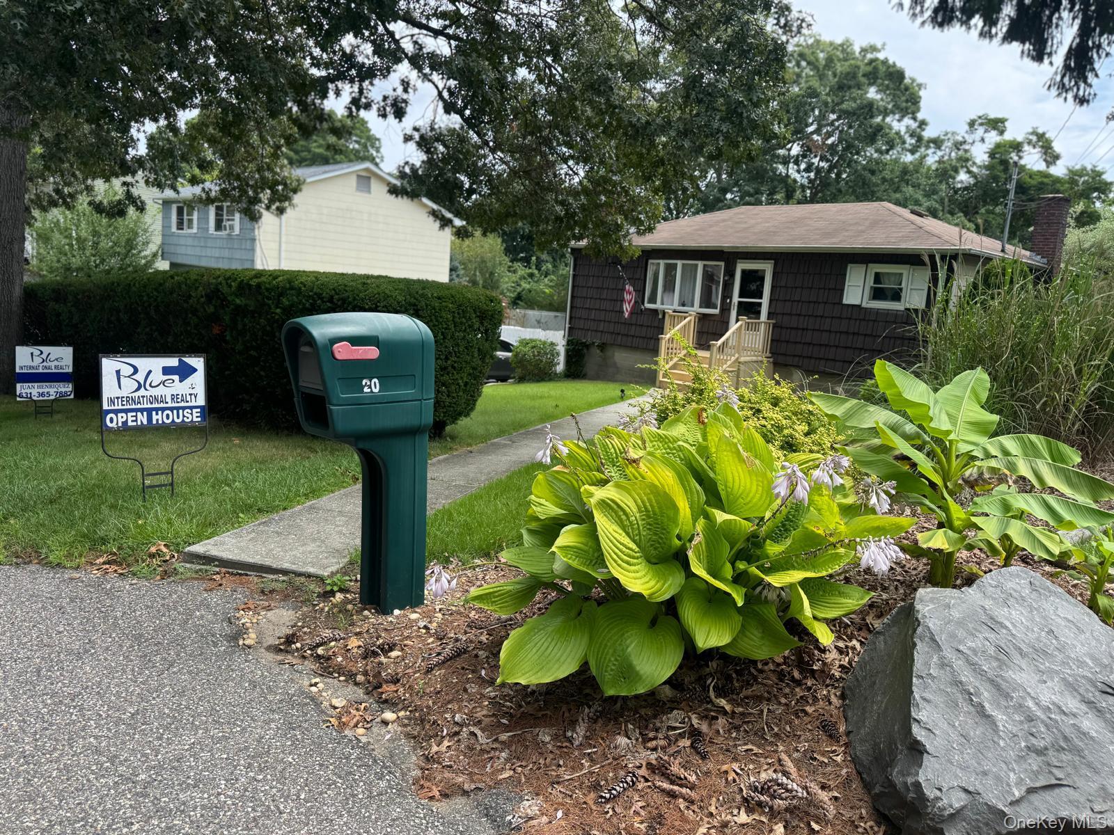 Single Family Birch Avenue  Suffolk County, NY 11738, MLS-1020644-23