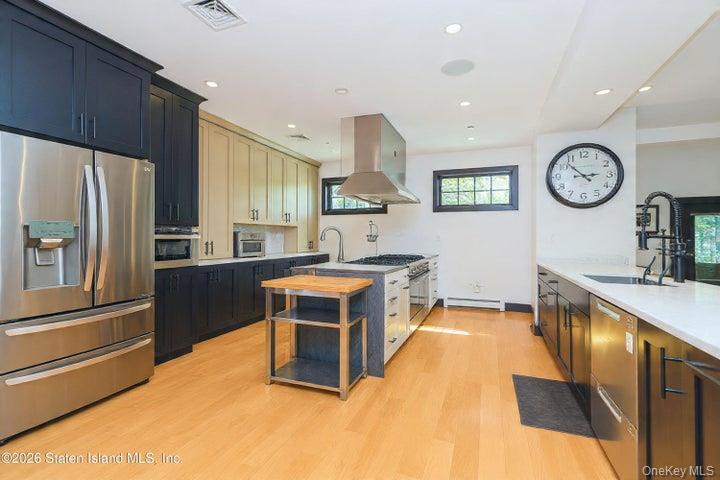 Single Family Hull Ave Staten Island, NY 10306, MLS-1020666-11