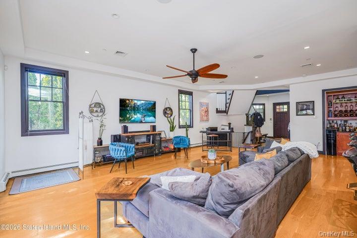 Single Family Hull Ave Staten Island, NY 10306, MLS-1020666-15