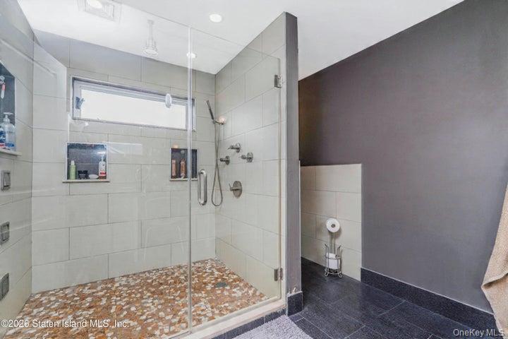 Single Family Hull Ave Staten Island, NY 10306, MLS-1020666-22