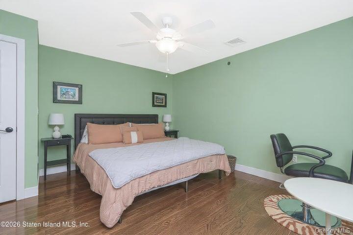 Single Family Hull Ave Staten Island, NY 10306, MLS-1020666-31