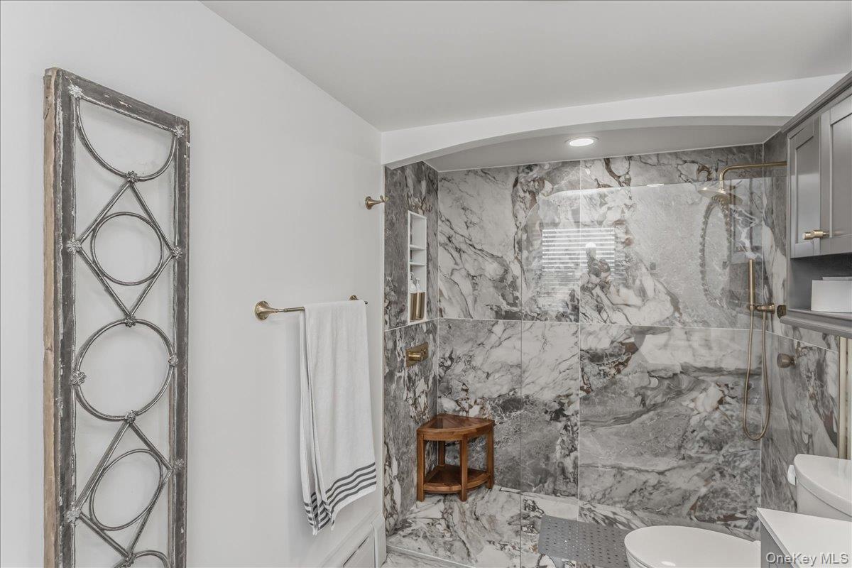 Single Family Circle Drive Suffolk County, NY 11702, MLS-1020694-22