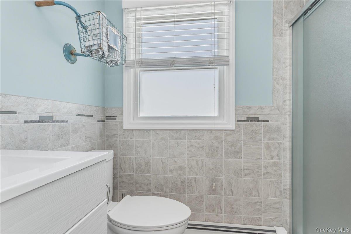 Single Family Circle Drive Suffolk County, NY 11702, MLS-1020694-29