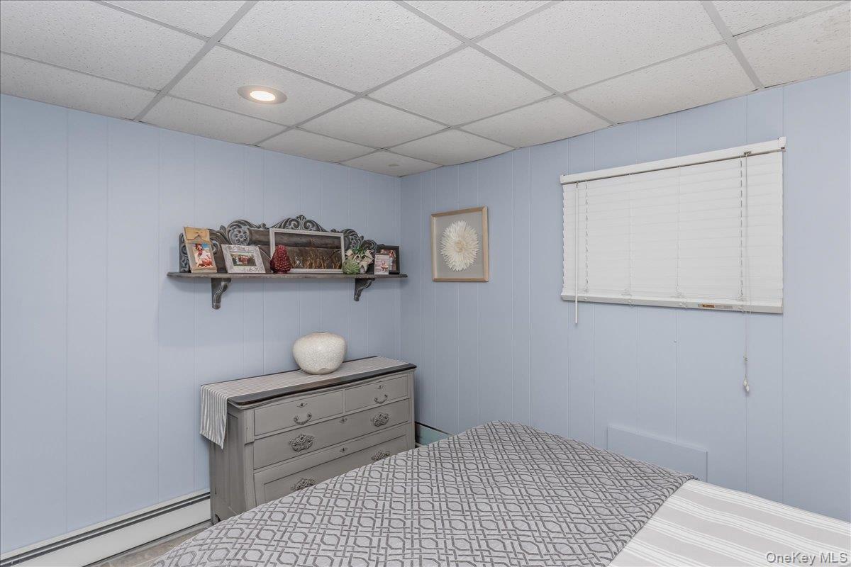 Single Family Circle Drive Suffolk County, NY 11702, MLS-1020694-36