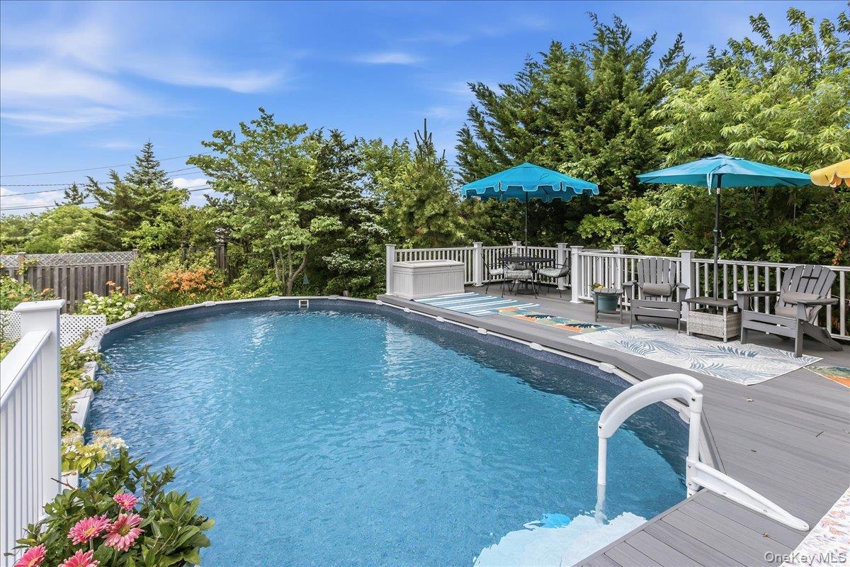 Single Family Circle Drive Suffolk County, NY 11702, MLS-1020694-41