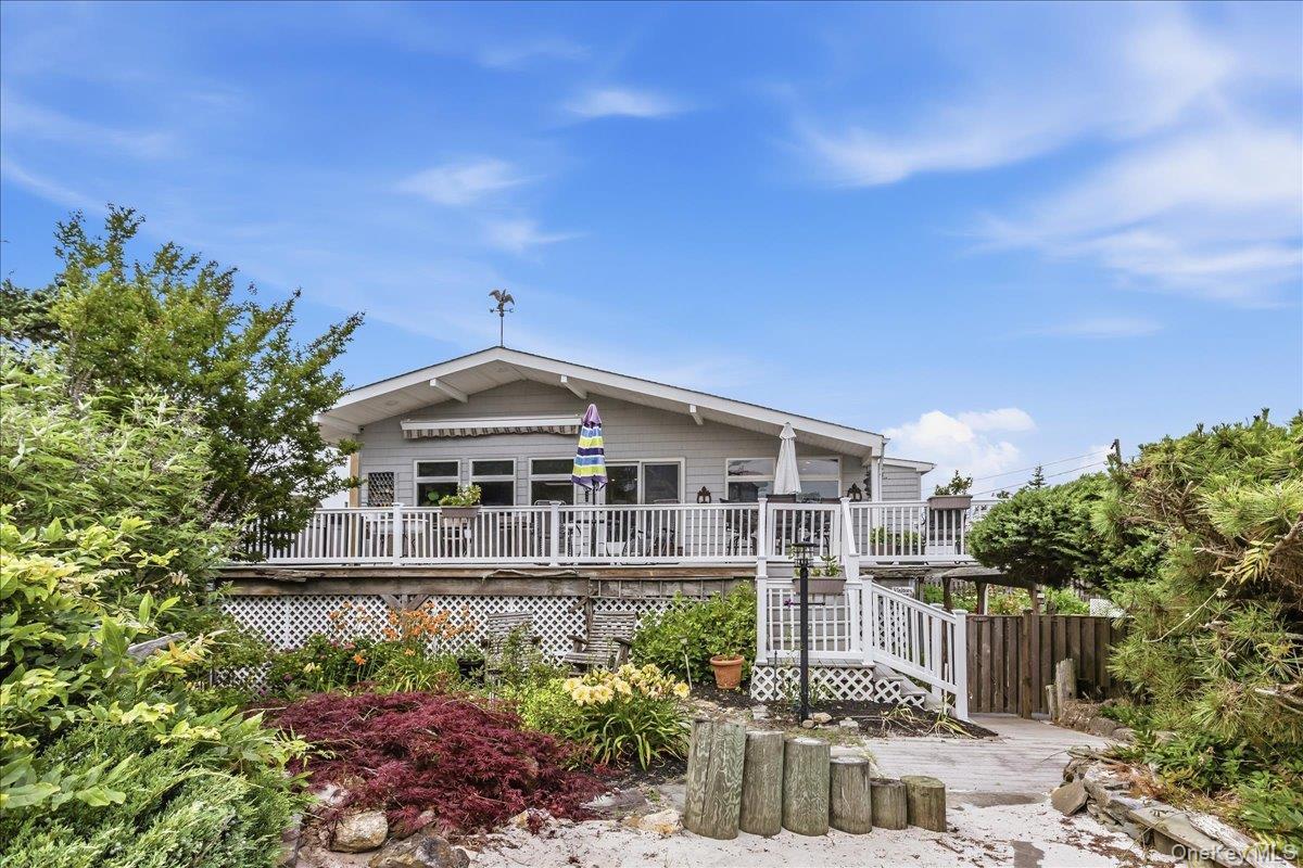 Single Family Circle Drive Suffolk County, NY 11702, MLS-1020694-43