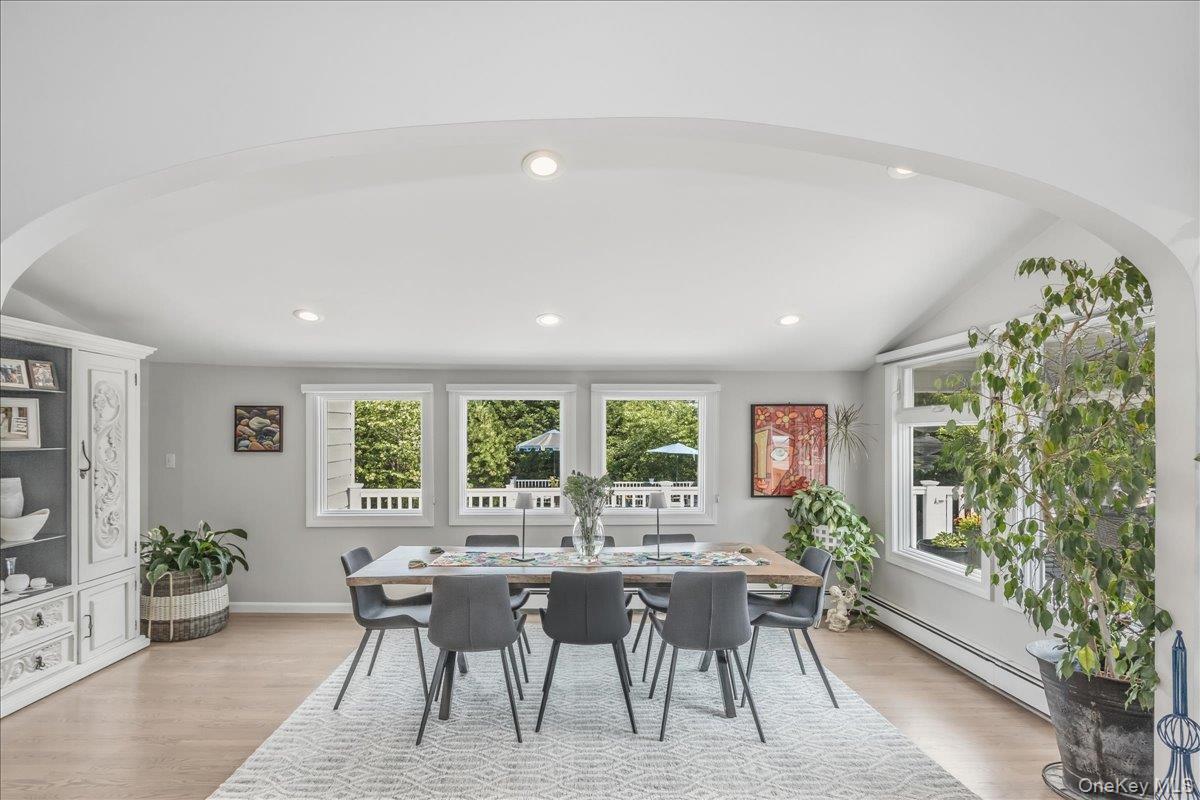 Single Family Circle Drive Suffolk County, NY 11702, MLS-1020694-9