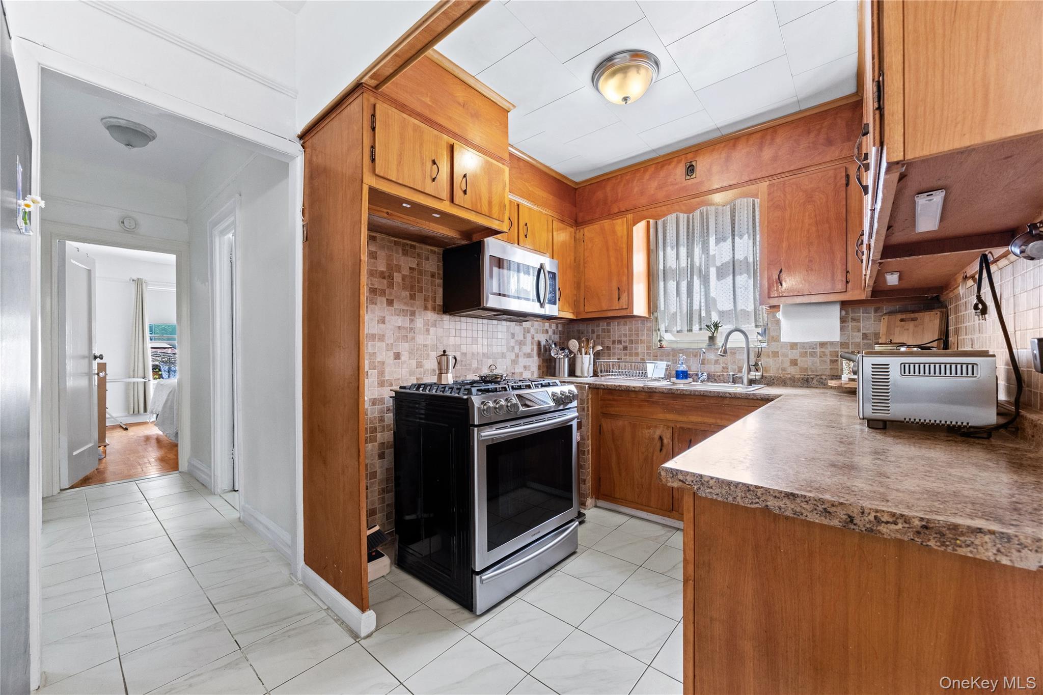Single Family Buck Street  Bronx, NY 10461, MLS-1020695-10