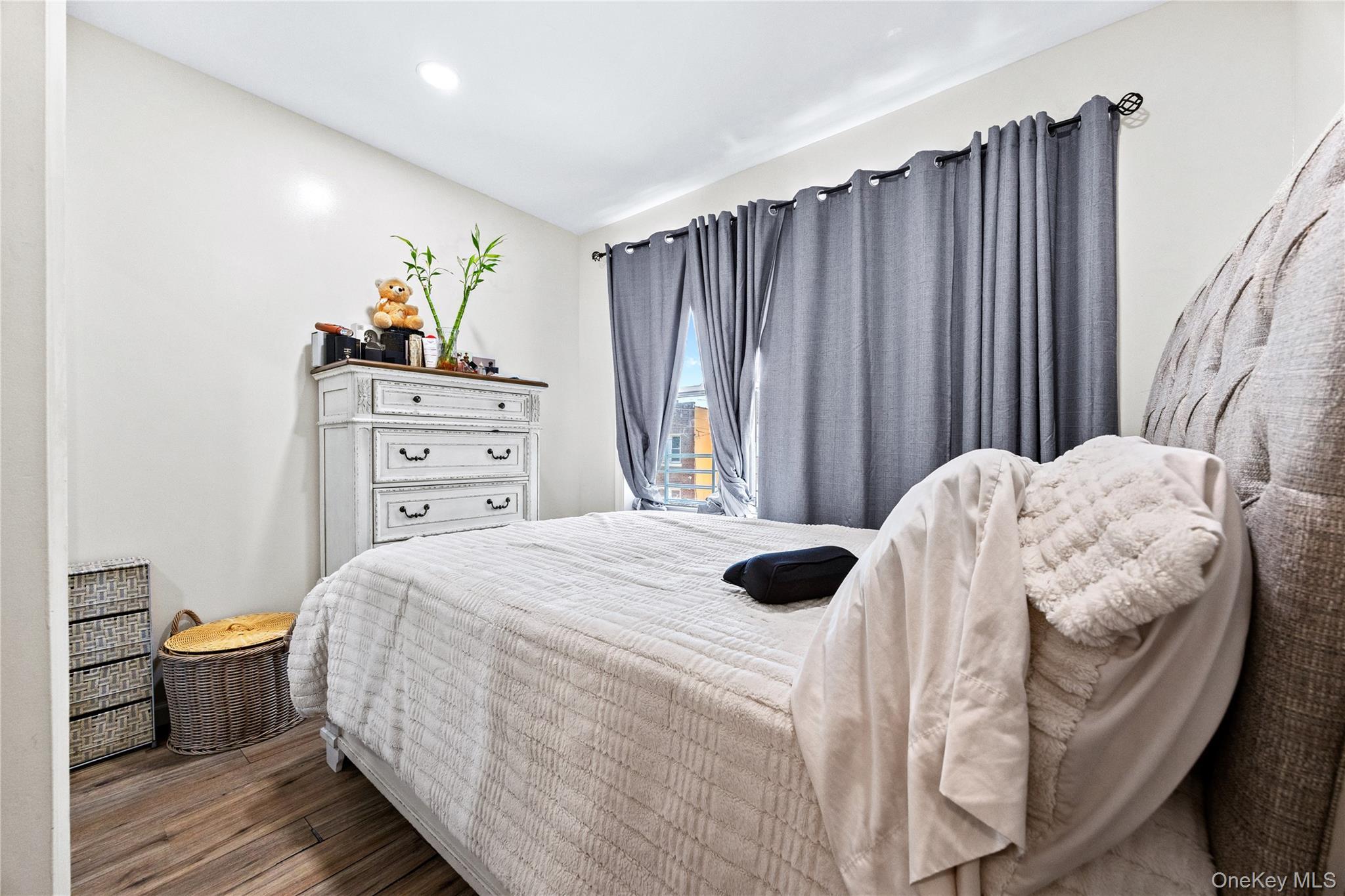 Single Family Buck Street  Bronx, NY 10461, MLS-1020695-17