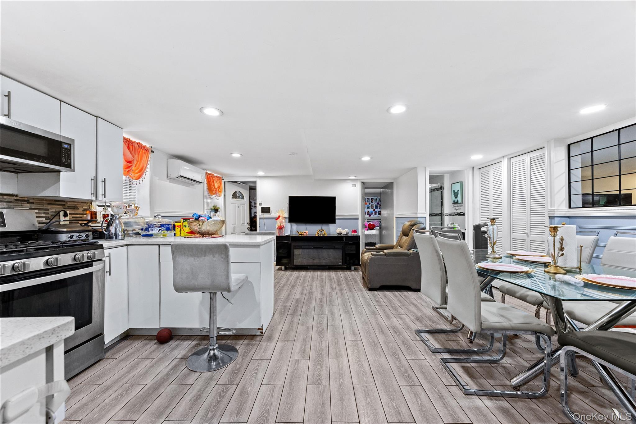 Single Family Buck Street  Bronx, NY 10461, MLS-1020695-20