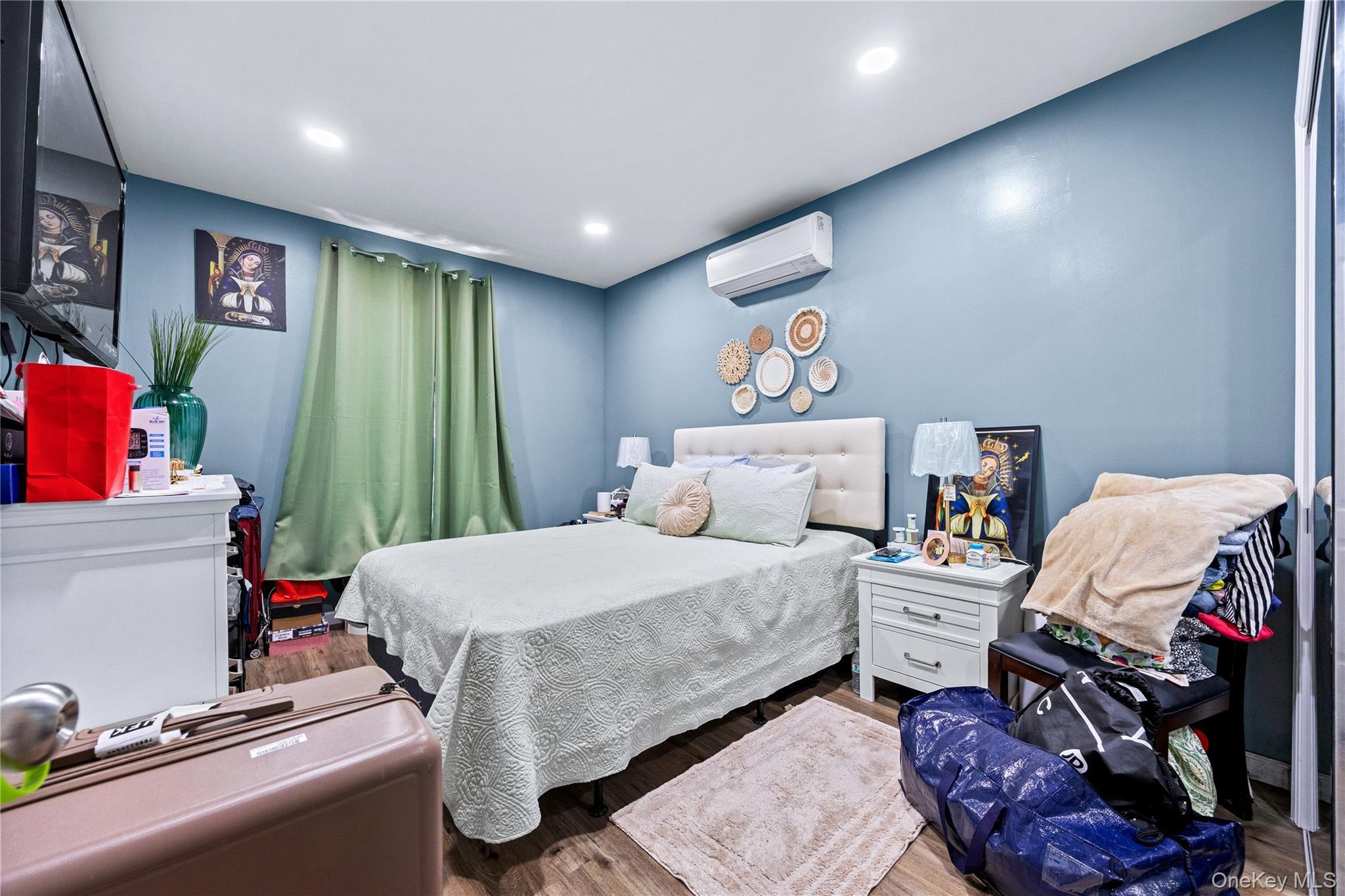 Single Family Buck Street  Bronx, NY 10461, MLS-1020695-32