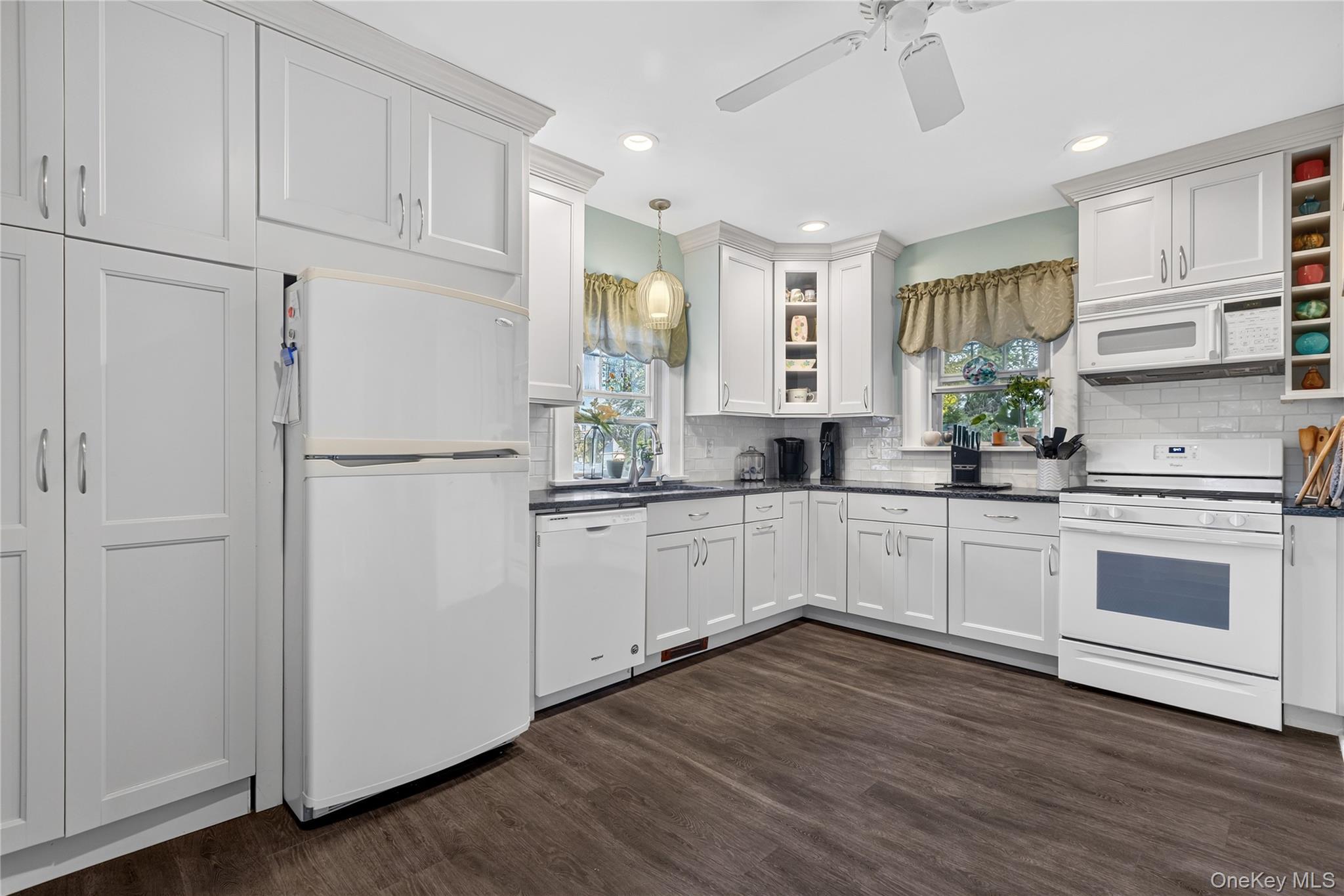 Single Family Bayview Terrace  Westchester County, NY 10520, MLS-1020711-7