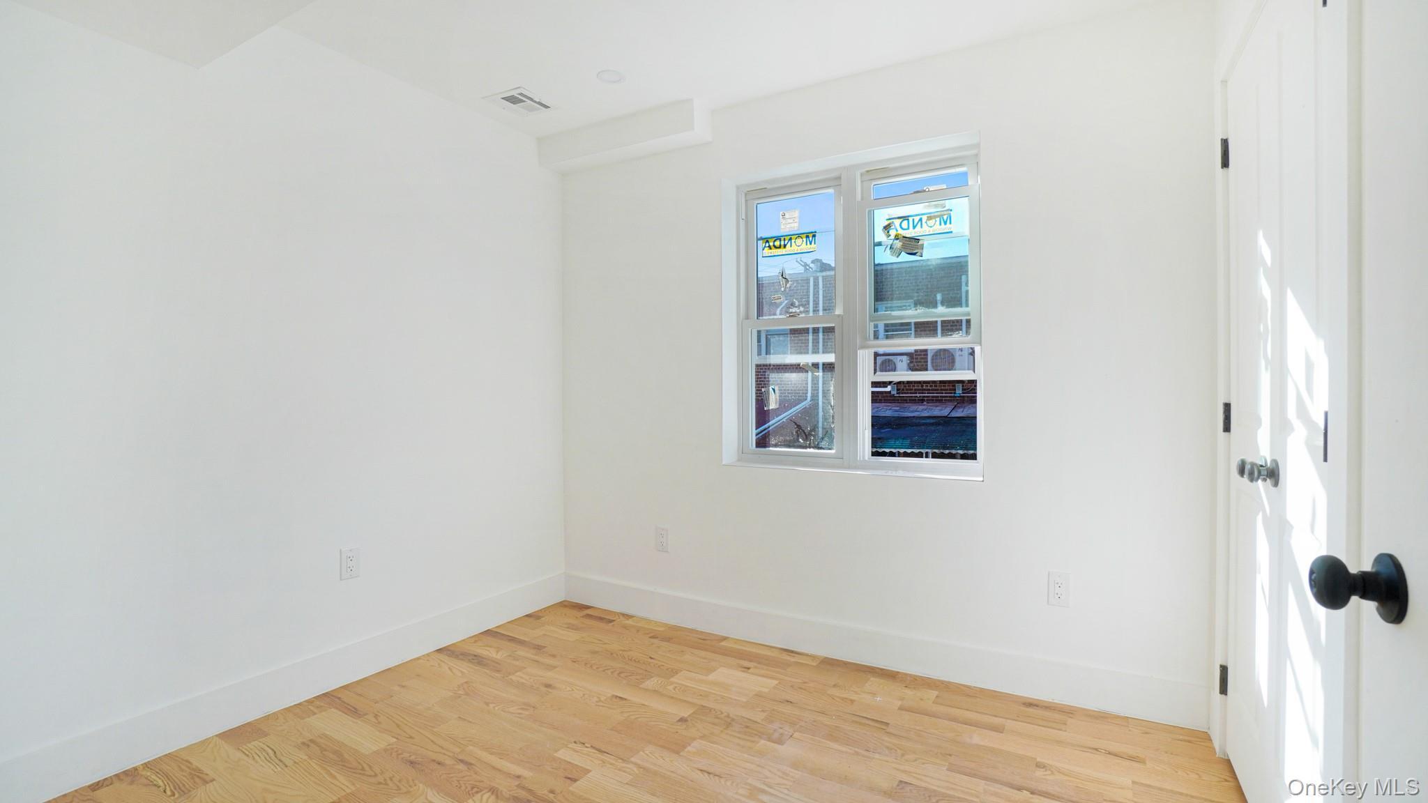 Single Family E 221st Street  Bronx, NY 10469, MLS-1020781-10