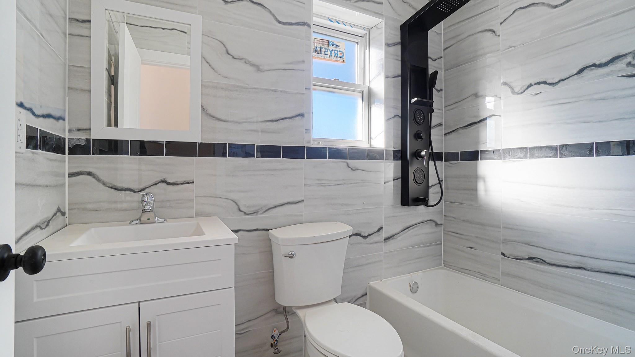 Single Family E 221st Street  Bronx, NY 10469, MLS-1020781-17