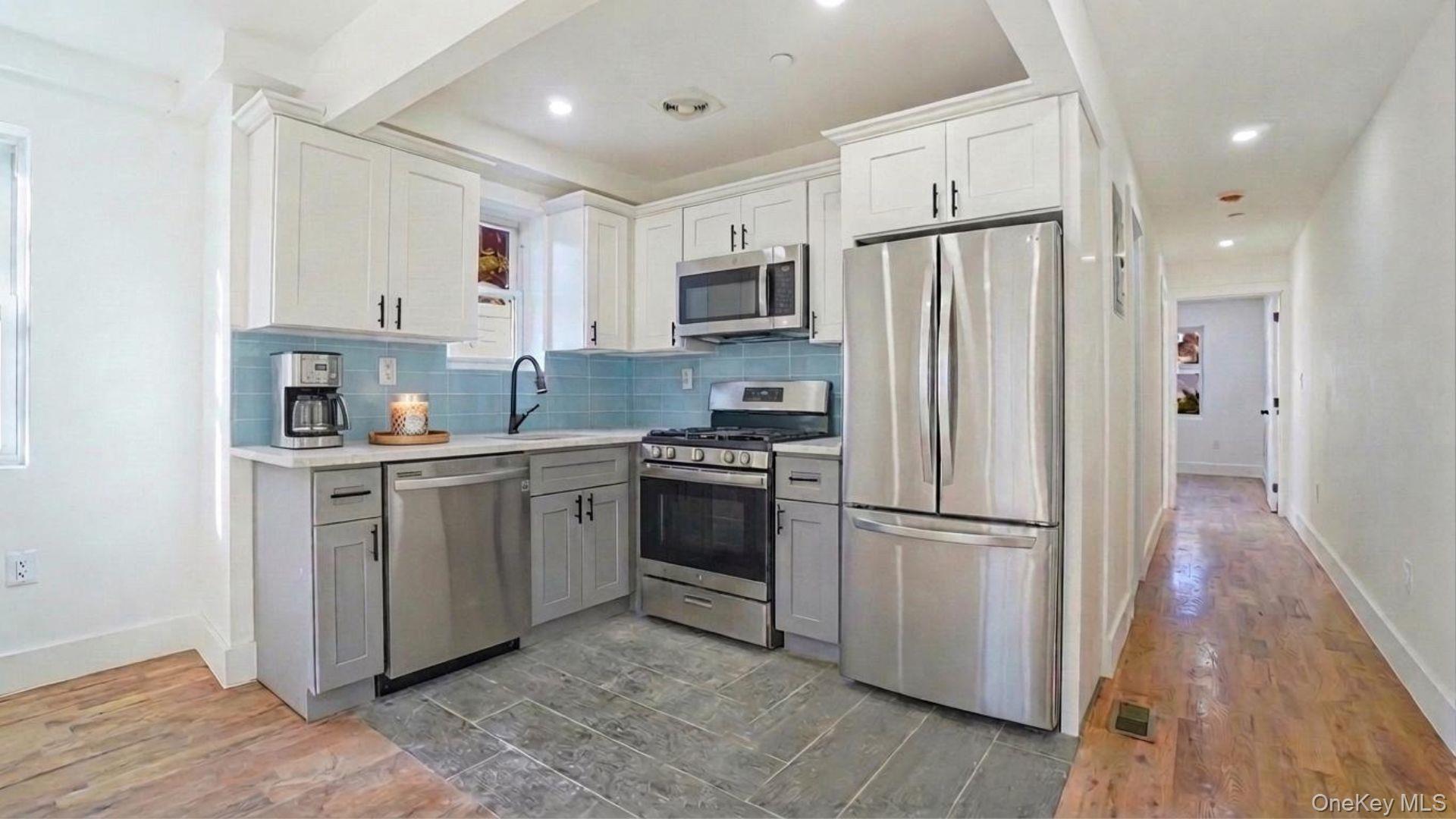 Single Family E 221st Street  Bronx, NY 10469, MLS-1020781-3