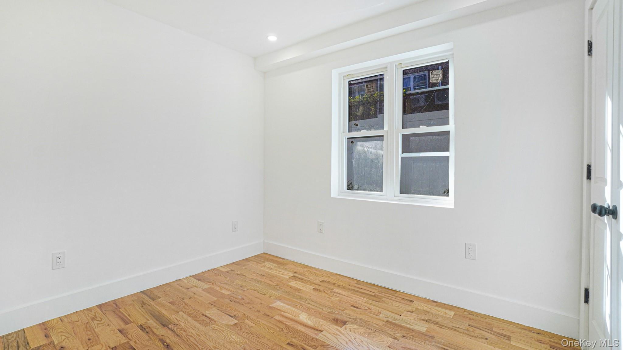 Single Family E 221st Street  Bronx, NY 10469, MLS-1020781-9