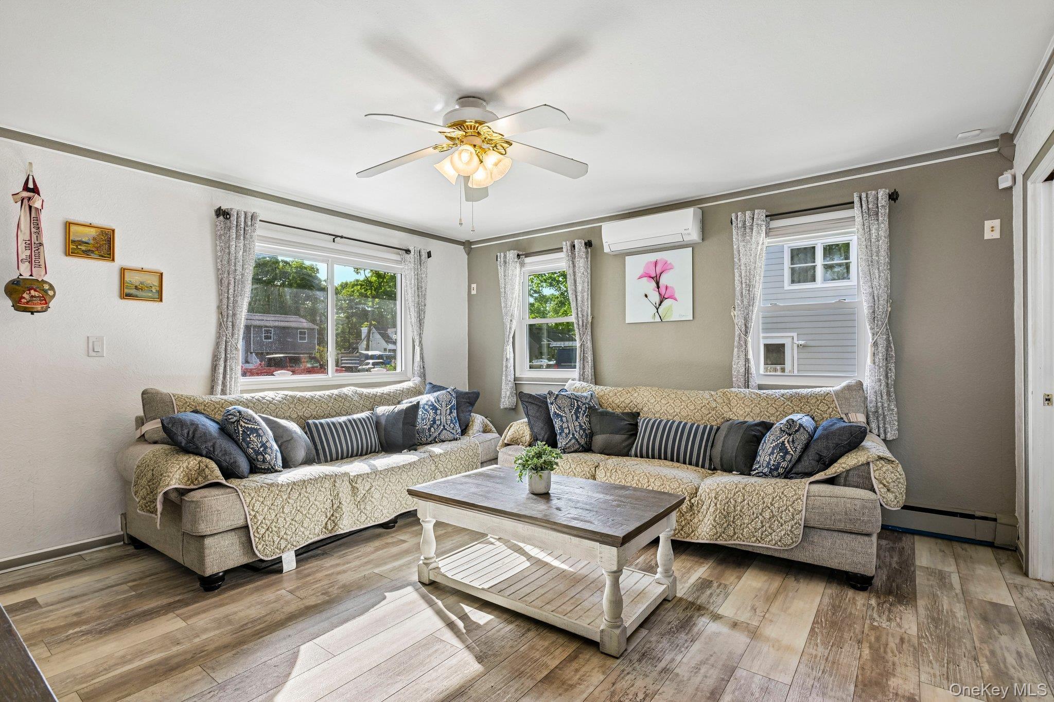 Single Family Oak Avenue Suffolk County, NY 11967, MLS-1020783-15