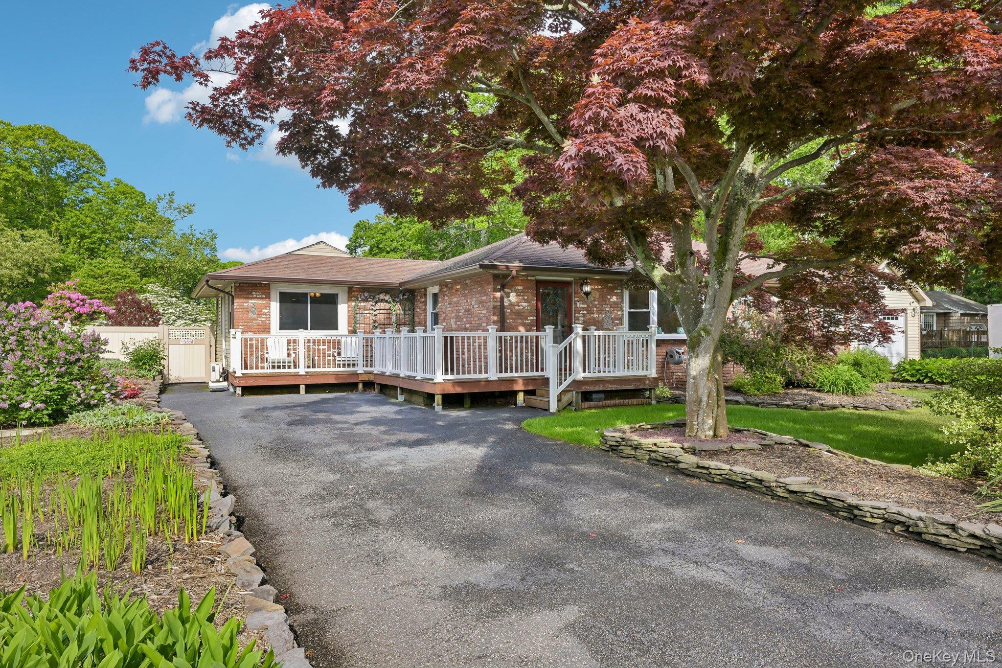 Single Family Oak Avenue Suffolk County, NY 11967, MLS-1020783-2