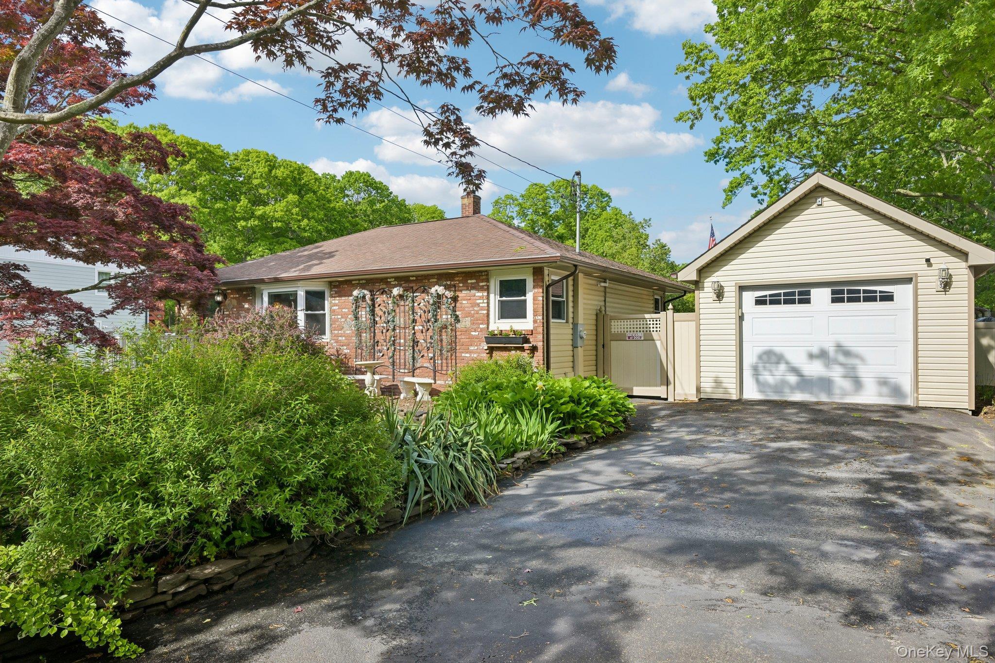 Single Family Oak Avenue Suffolk County, NY 11967, MLS-1020783-3