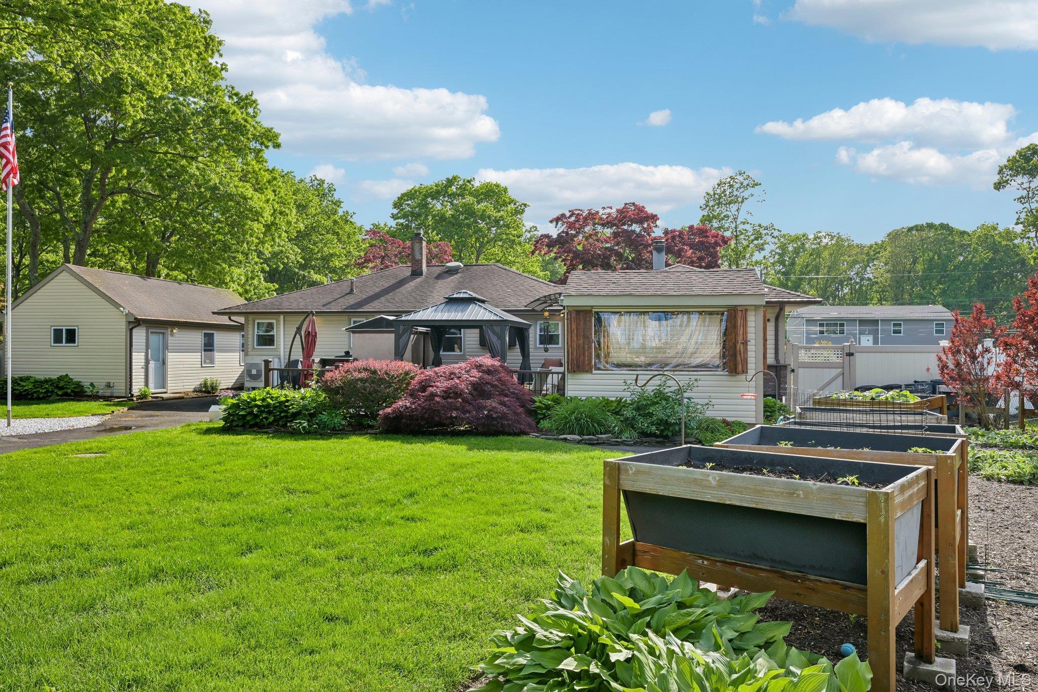 Single Family Oak Avenue Suffolk County, NY 11967, MLS-1020783-39