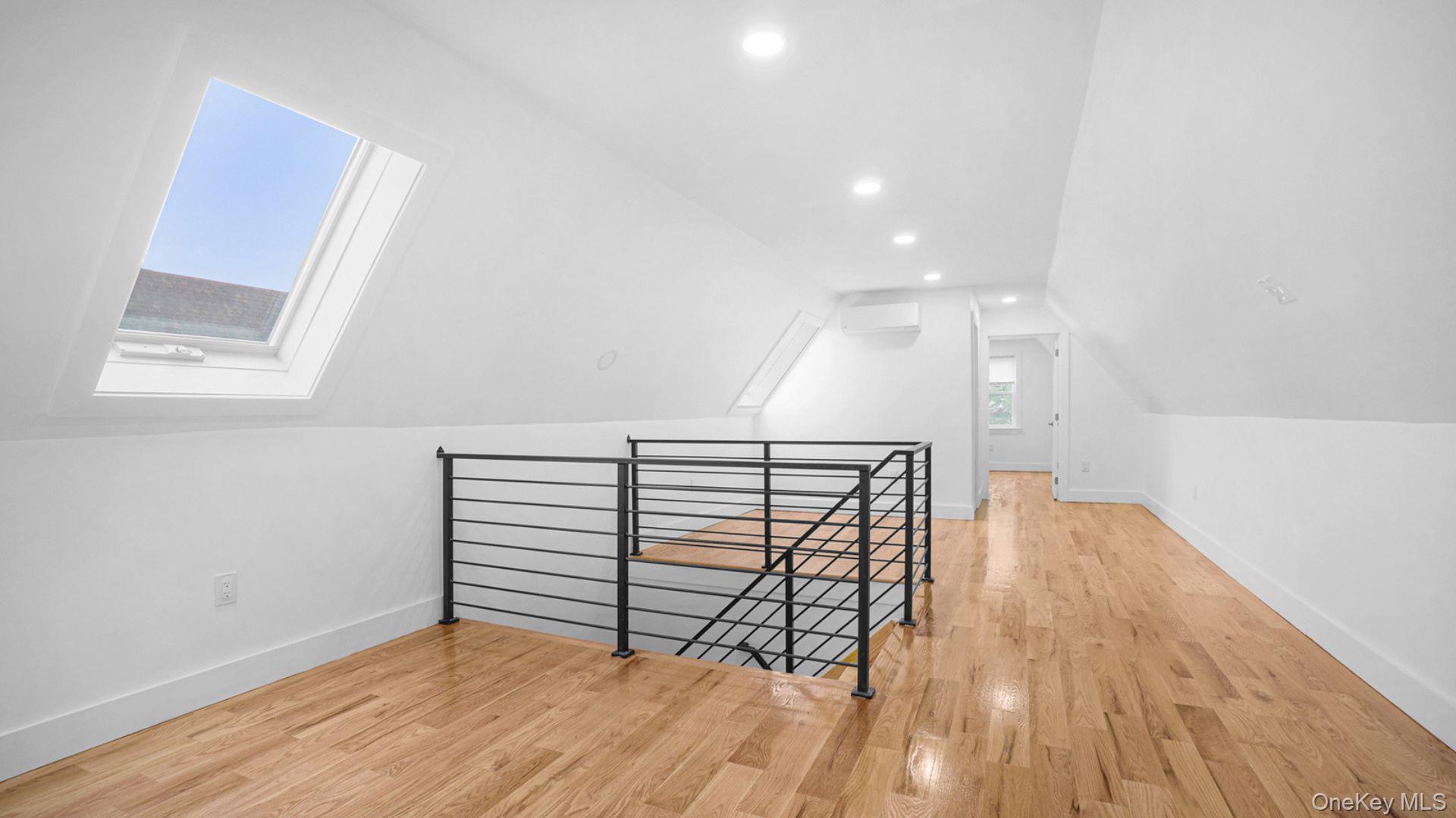 Single Family Duryea Avenue Bronx, NY 10466, MLS-1020805-17