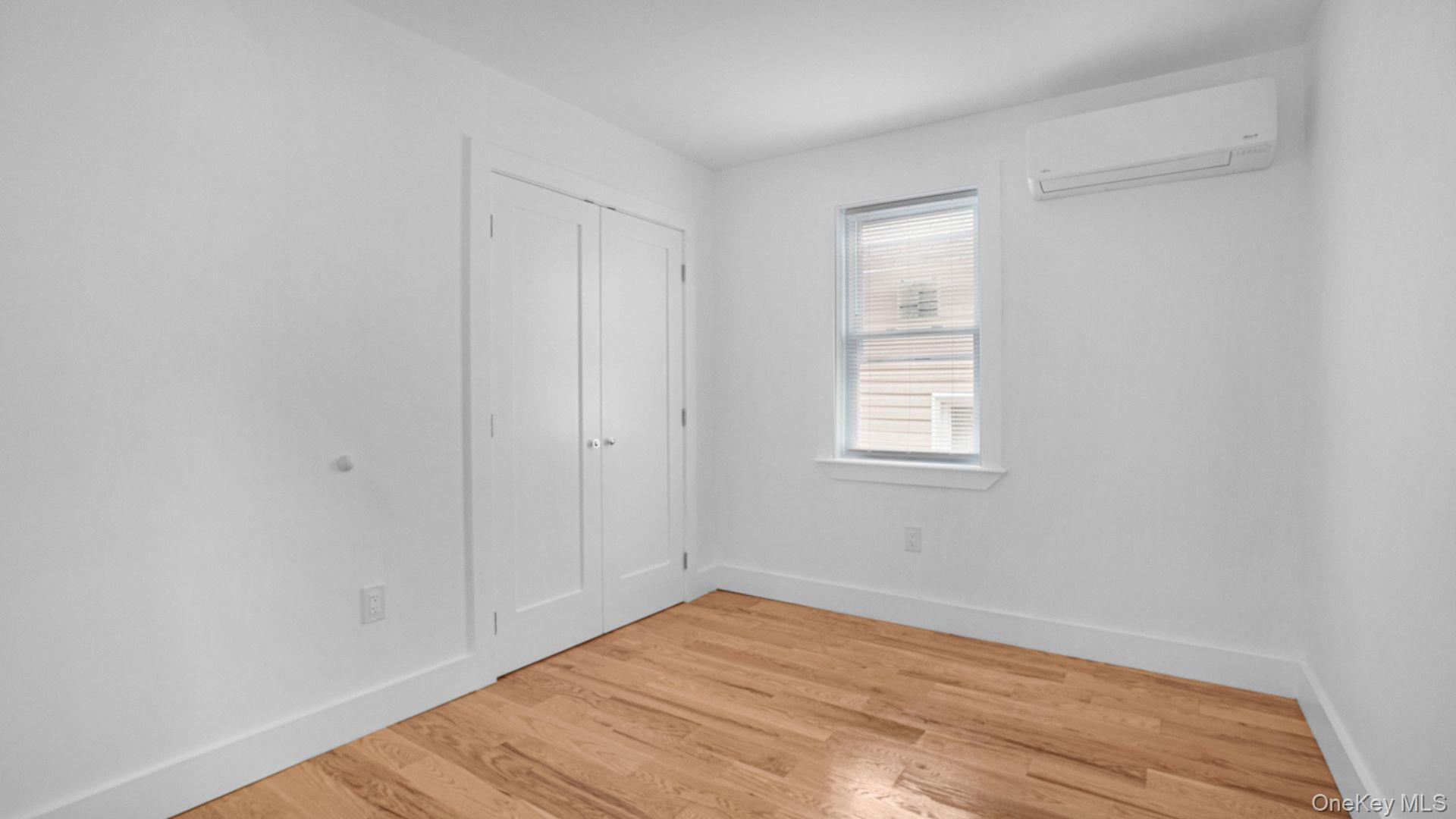 Single Family Duryea Avenue Bronx, NY 10466, MLS-1020805-18