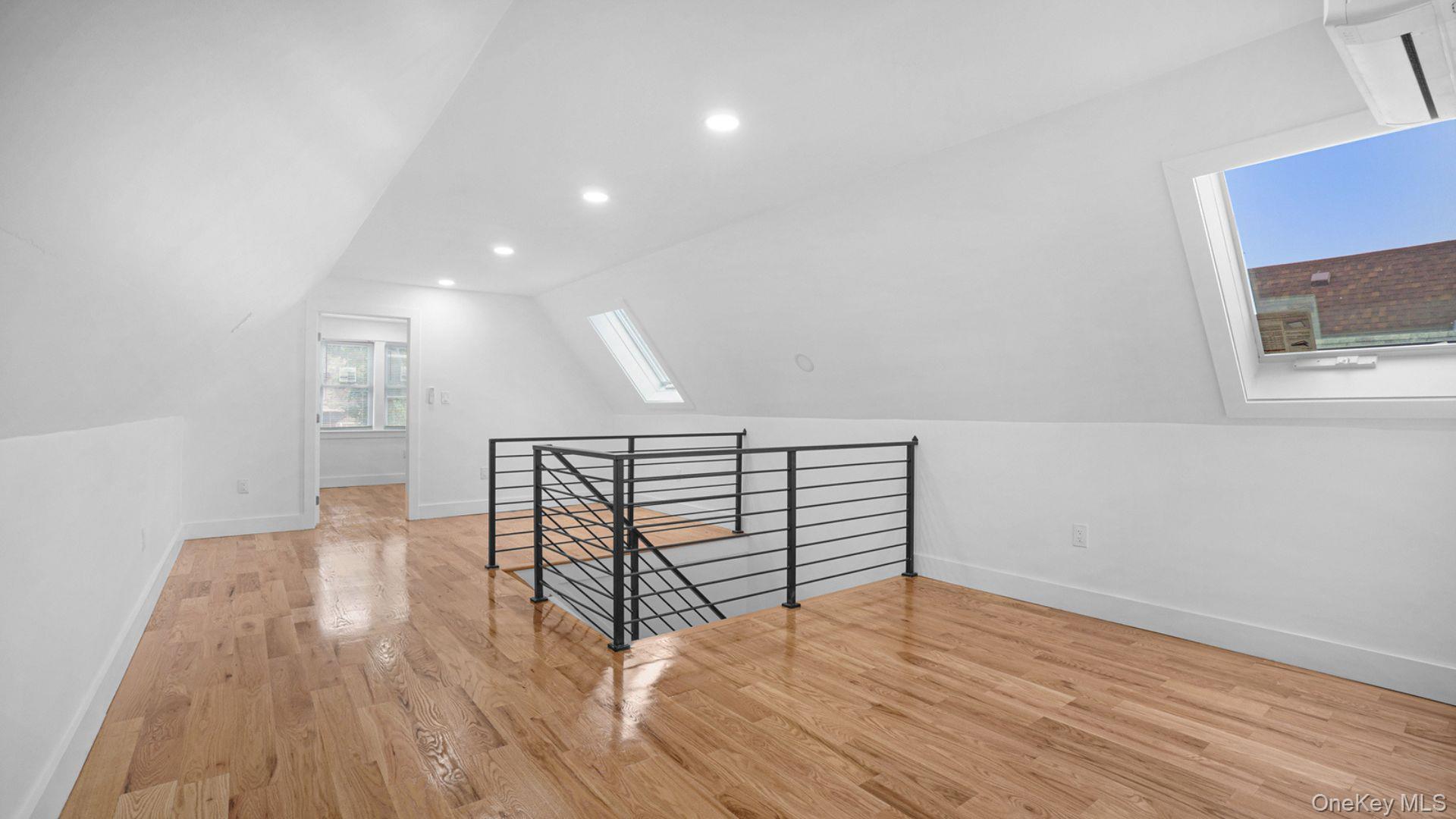 Single Family Duryea Avenue Bronx, NY 10466, MLS-1020805-22
