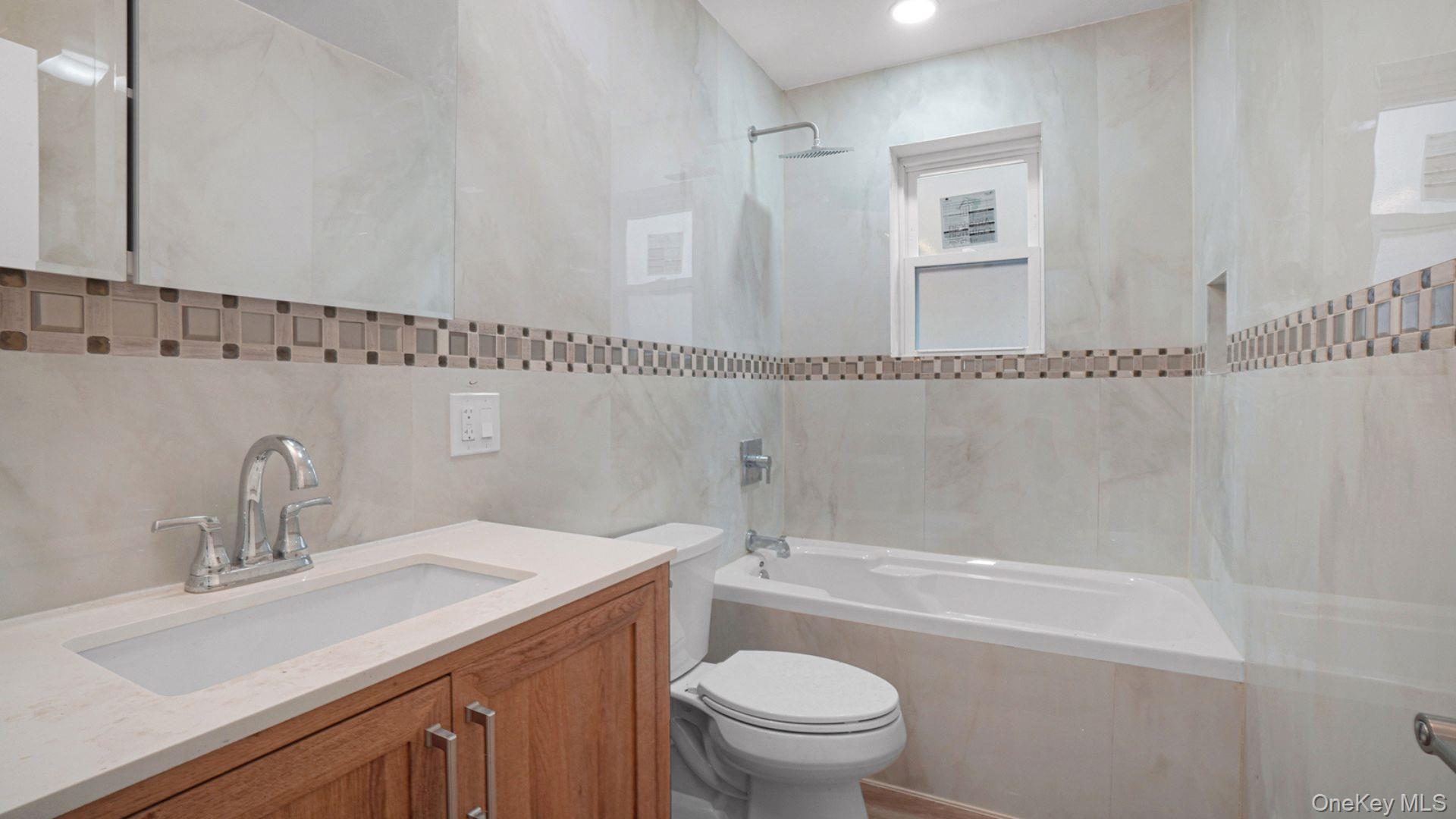 Single Family Duryea Avenue Bronx, NY 10466, MLS-1020805-23
