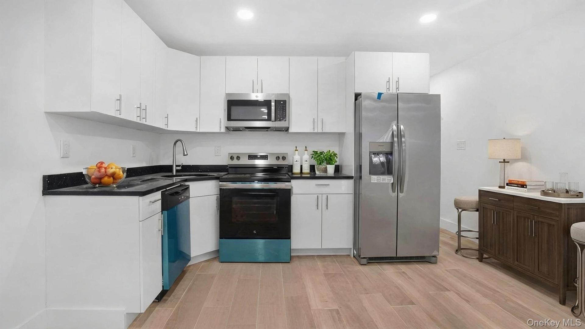 Single Family Duryea Avenue Bronx, NY 10466, MLS-1020805-3