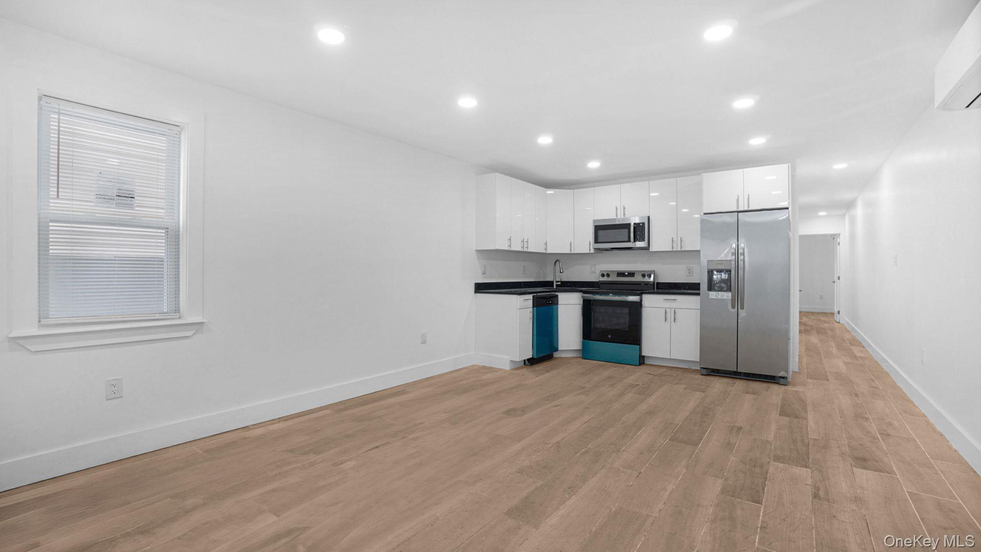 Single Family Duryea Avenue Bronx, NY 10466, MLS-1020805-9