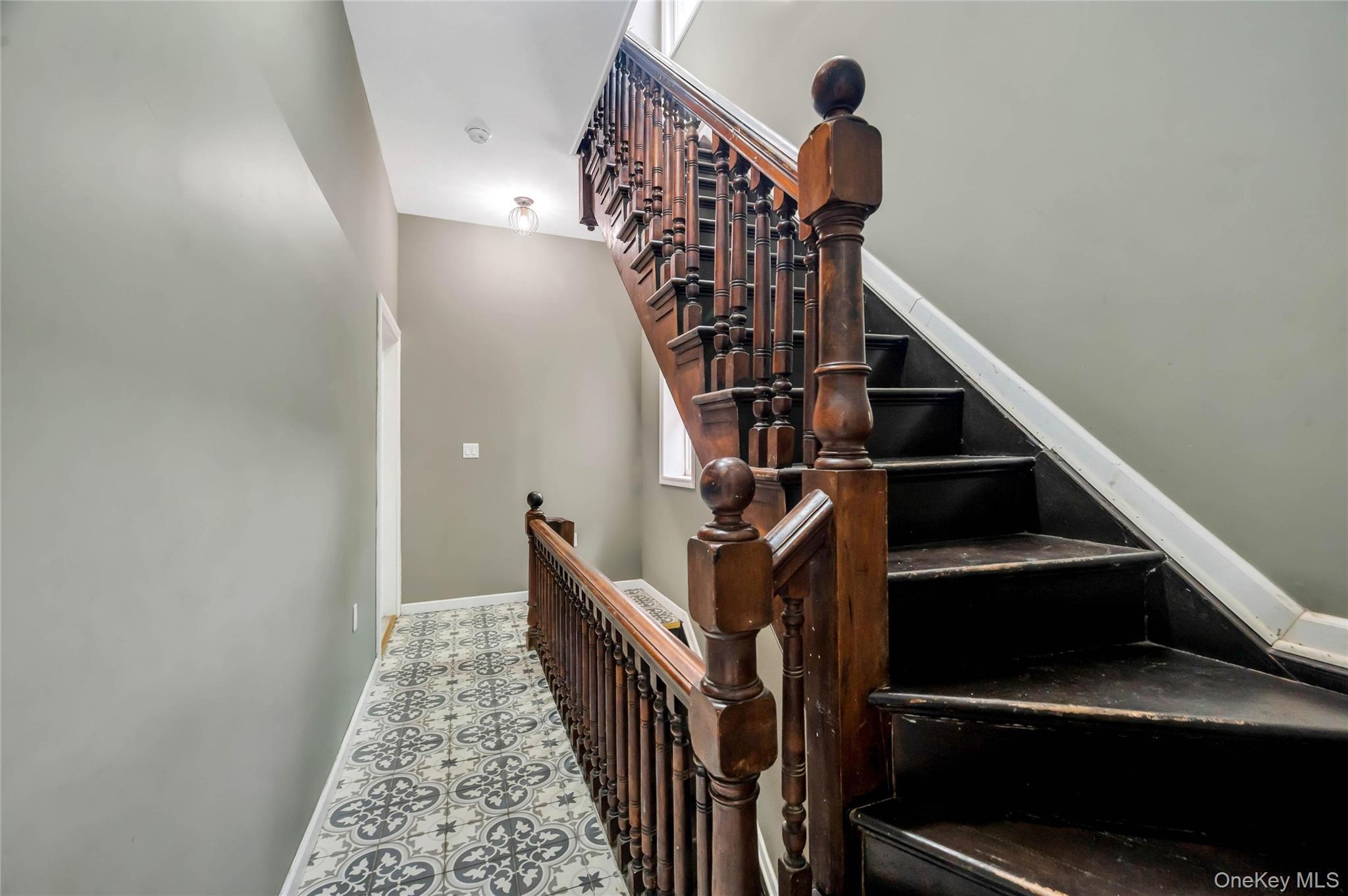 Single Family E 198th Street Bronx, NY 10458, MLS-1020822-14