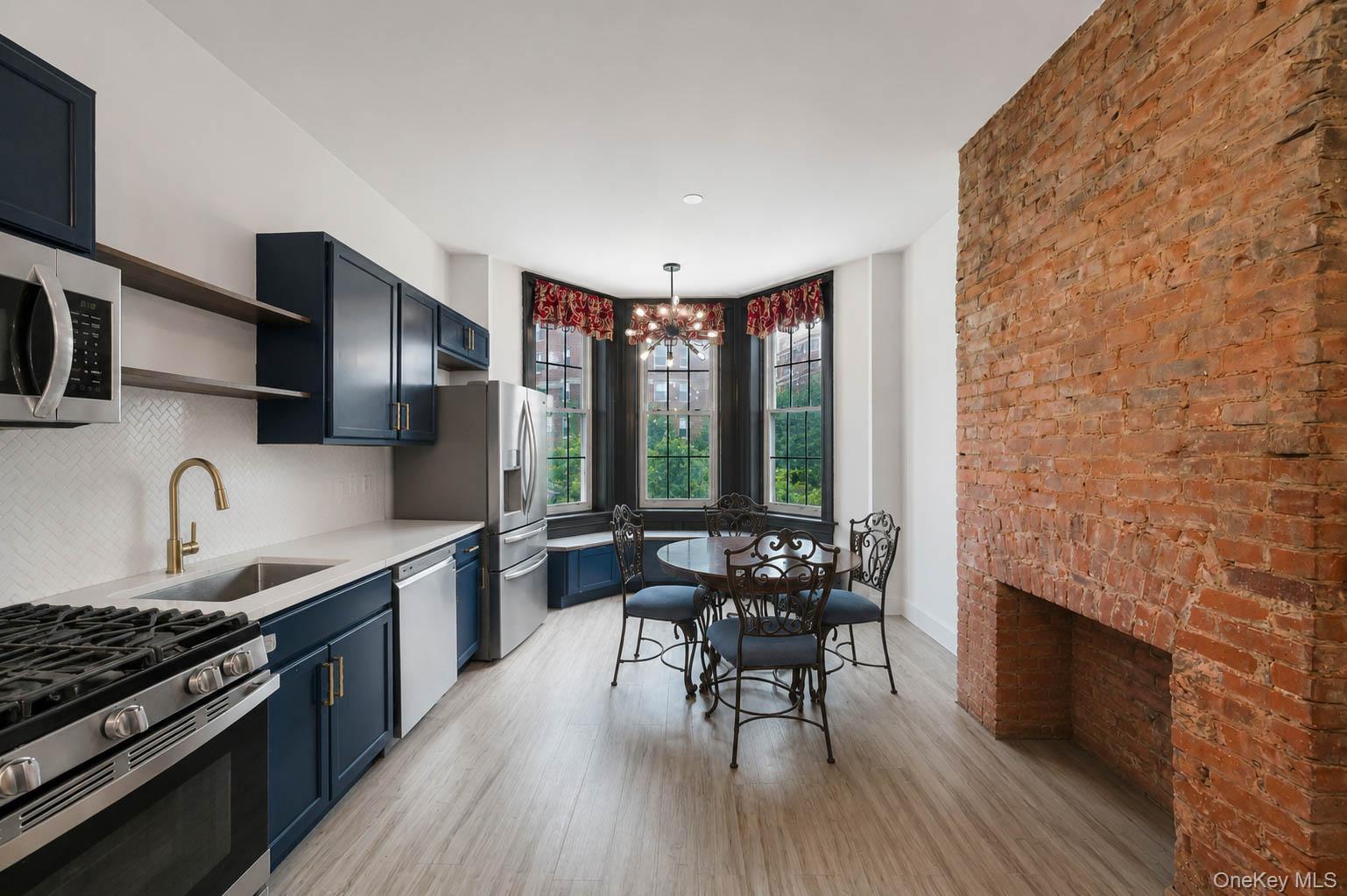 Single Family E 198th Street Bronx, NY 10458, MLS-1020822-17