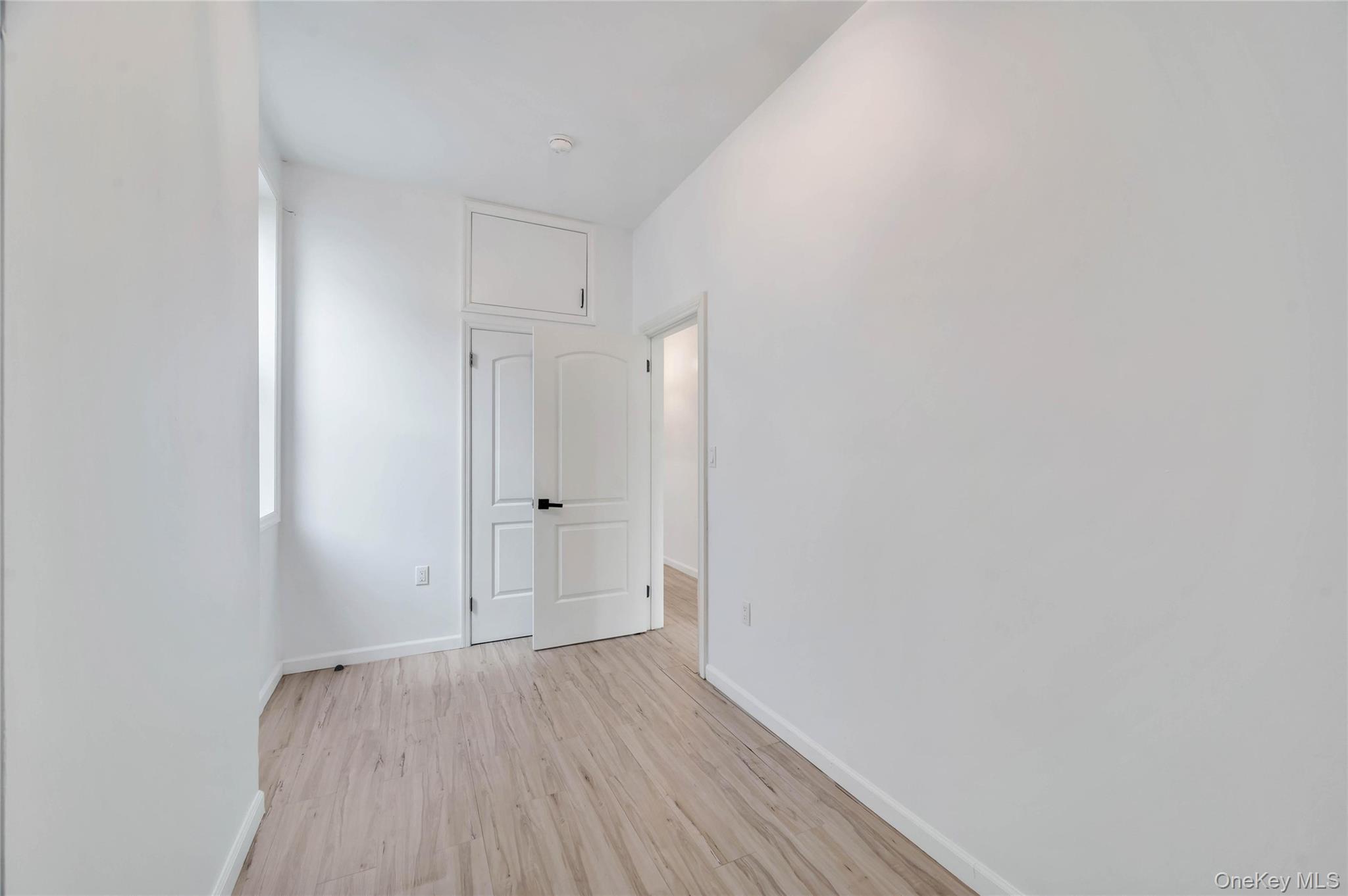 Single Family E 198th Street Bronx, NY 10458, MLS-1020822-19