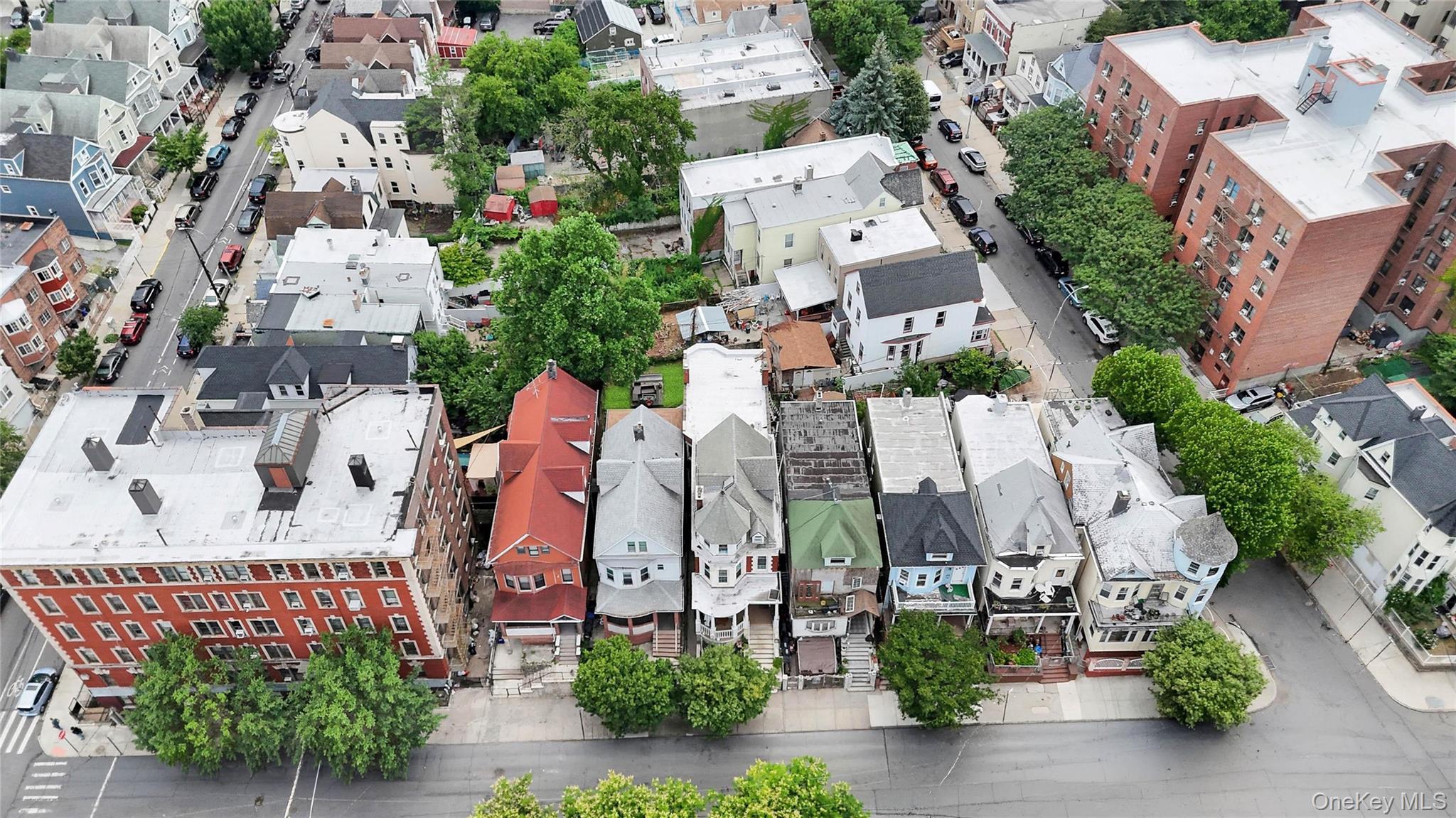 Single Family E 198th Street Bronx, NY 10458, MLS-1020822-2