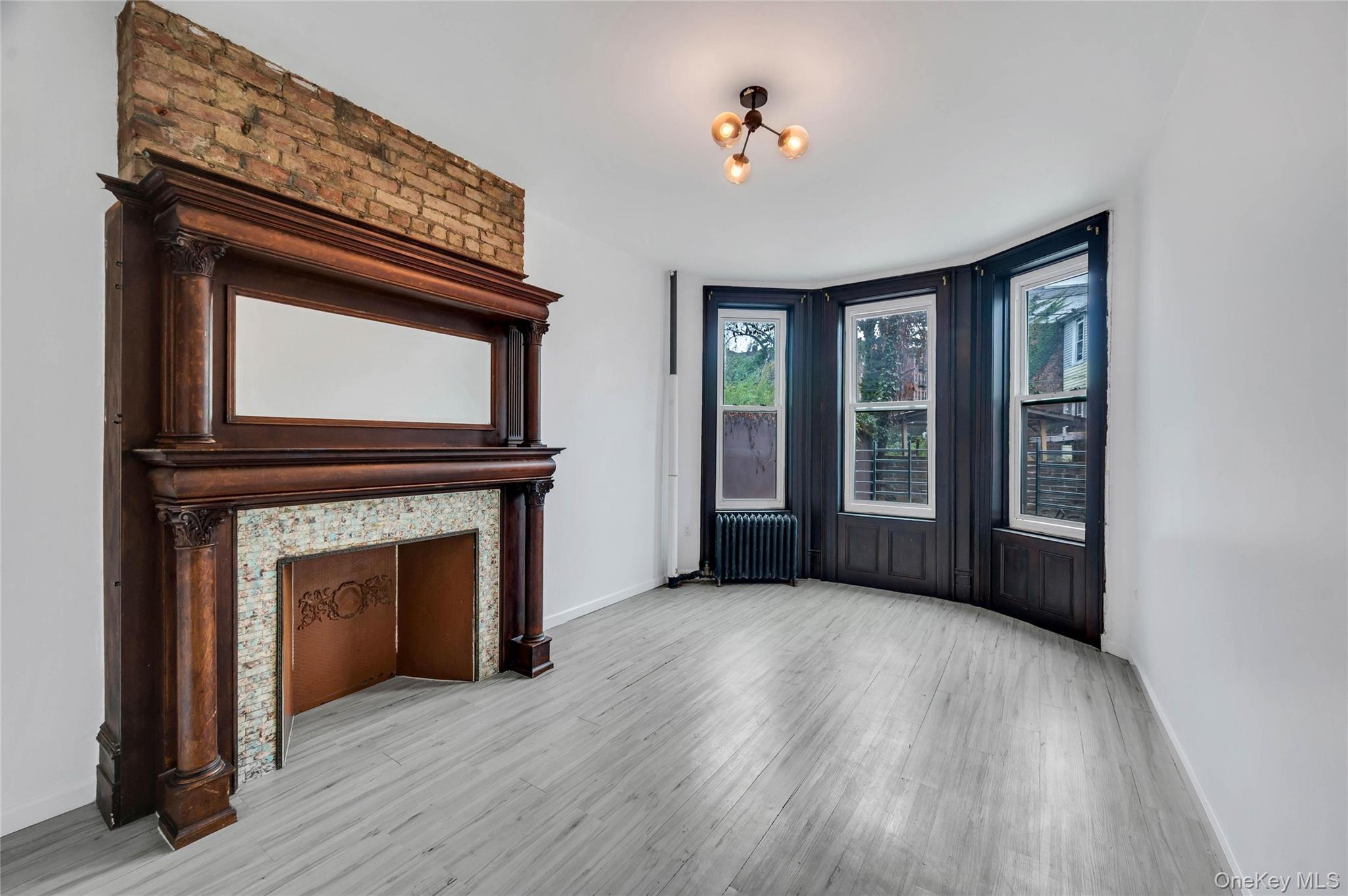 Single Family E 198th Street Bronx, NY 10458, MLS-1020822-21