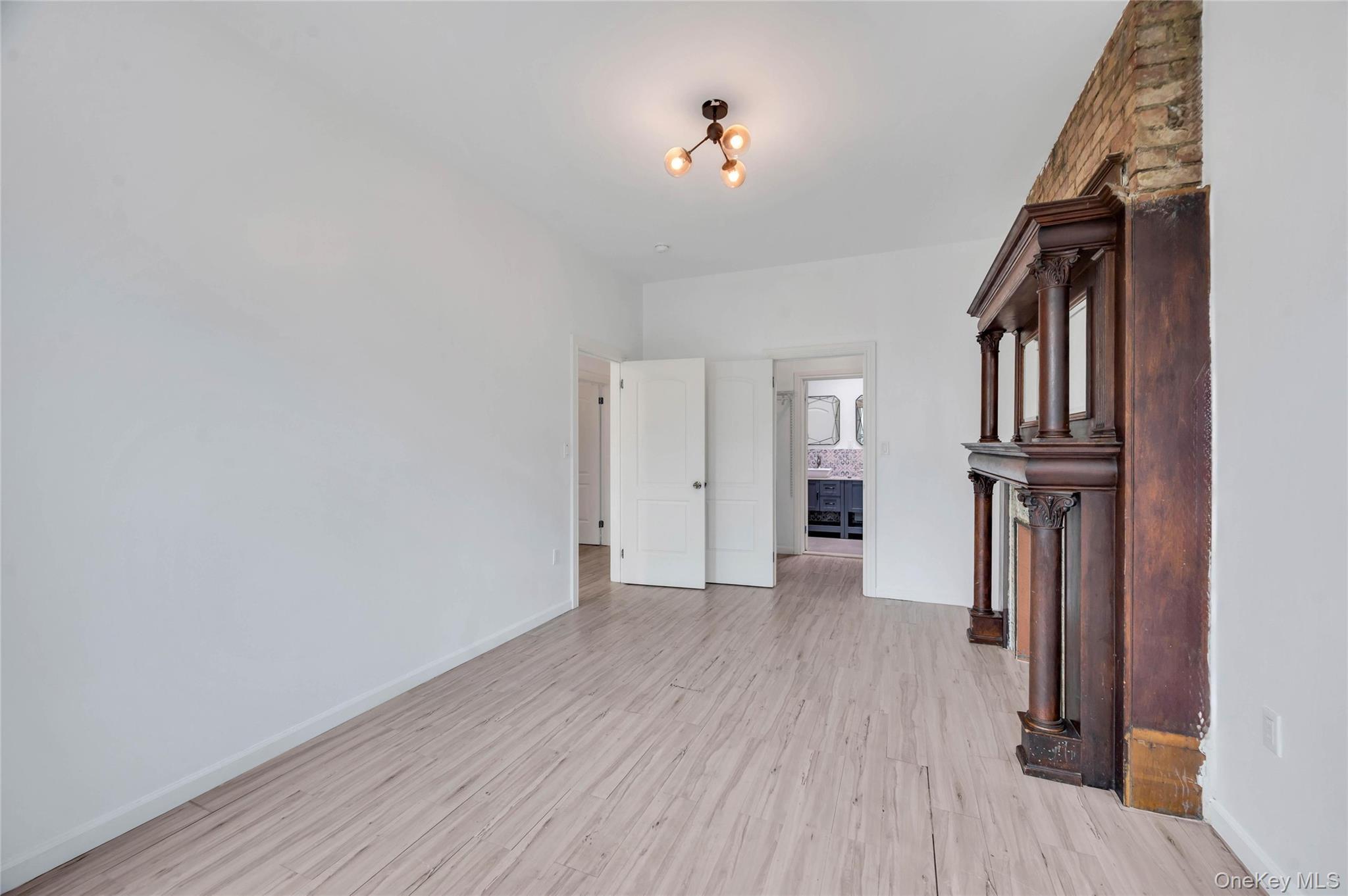 Single Family E 198th Street Bronx, NY 10458, MLS-1020822-22