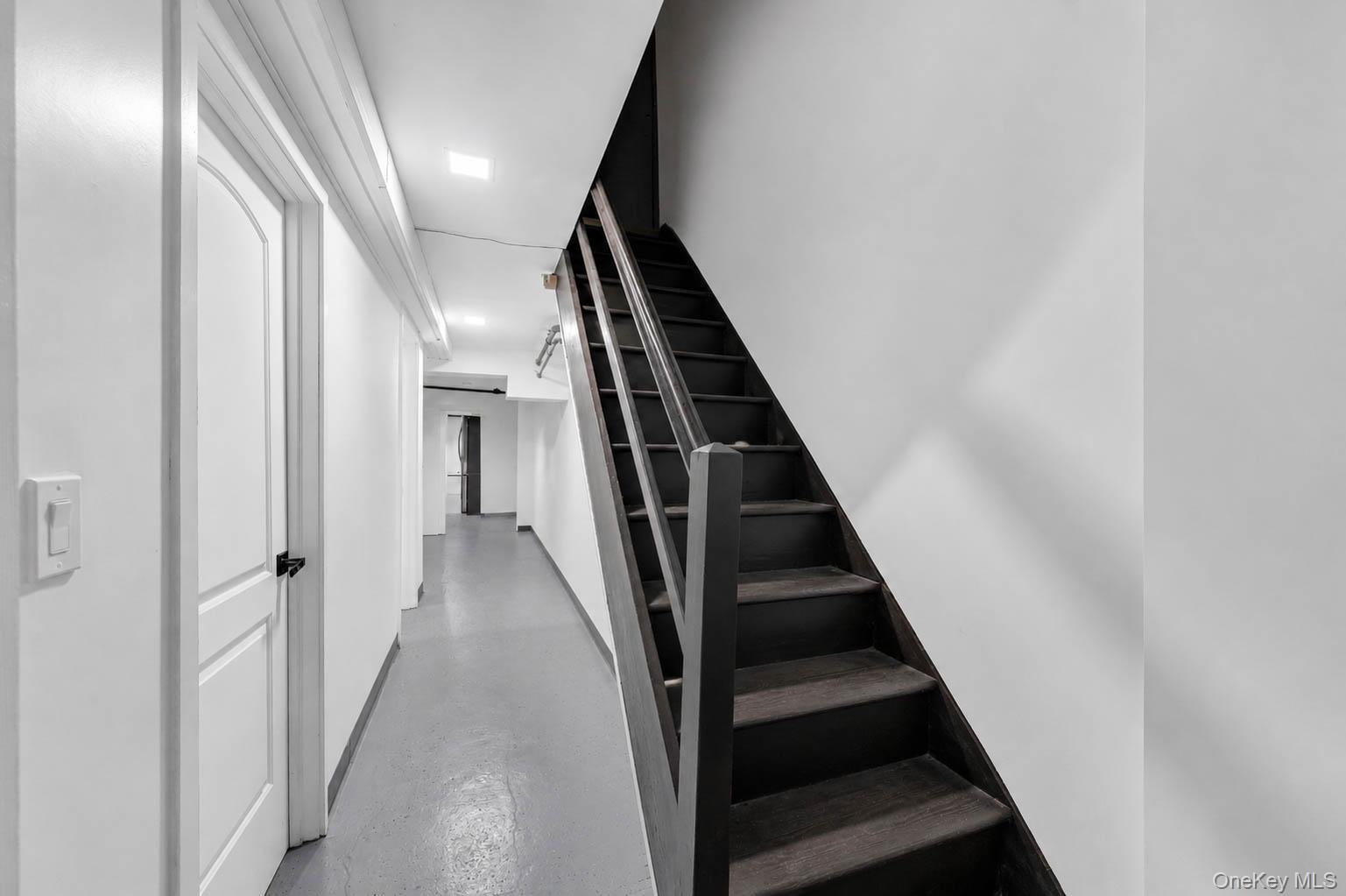 Single Family E 198th Street Bronx, NY 10458, MLS-1020822-33