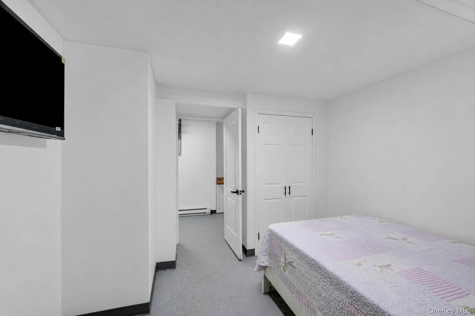 Single Family E 198th Street Bronx, NY 10458, MLS-1020822-37