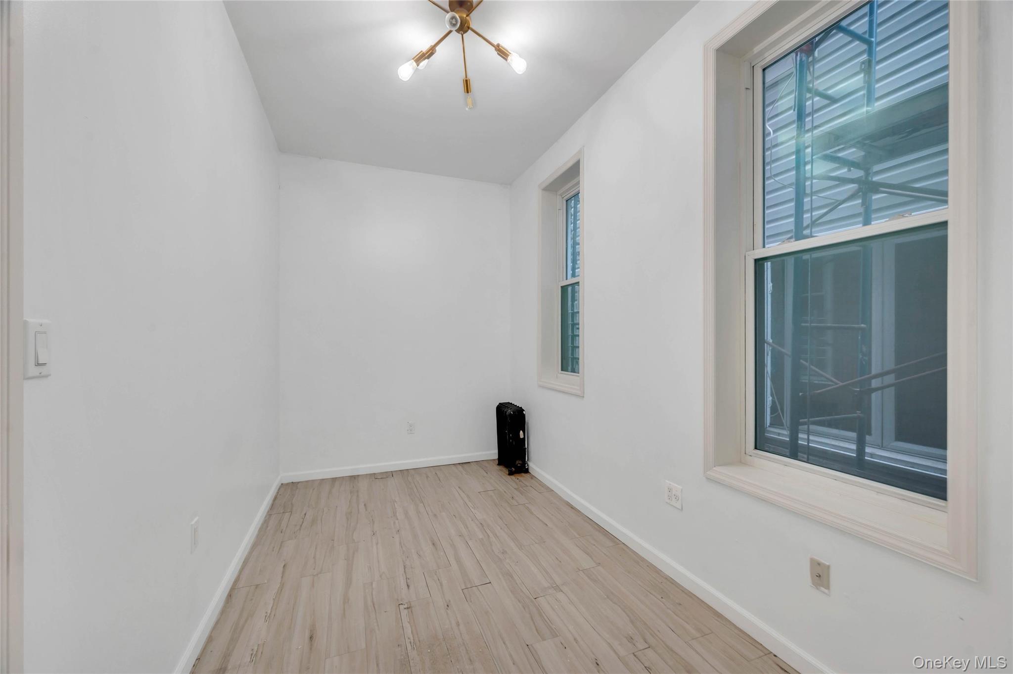 Single Family E 198th Street Bronx, NY 10458, MLS-1020822-9