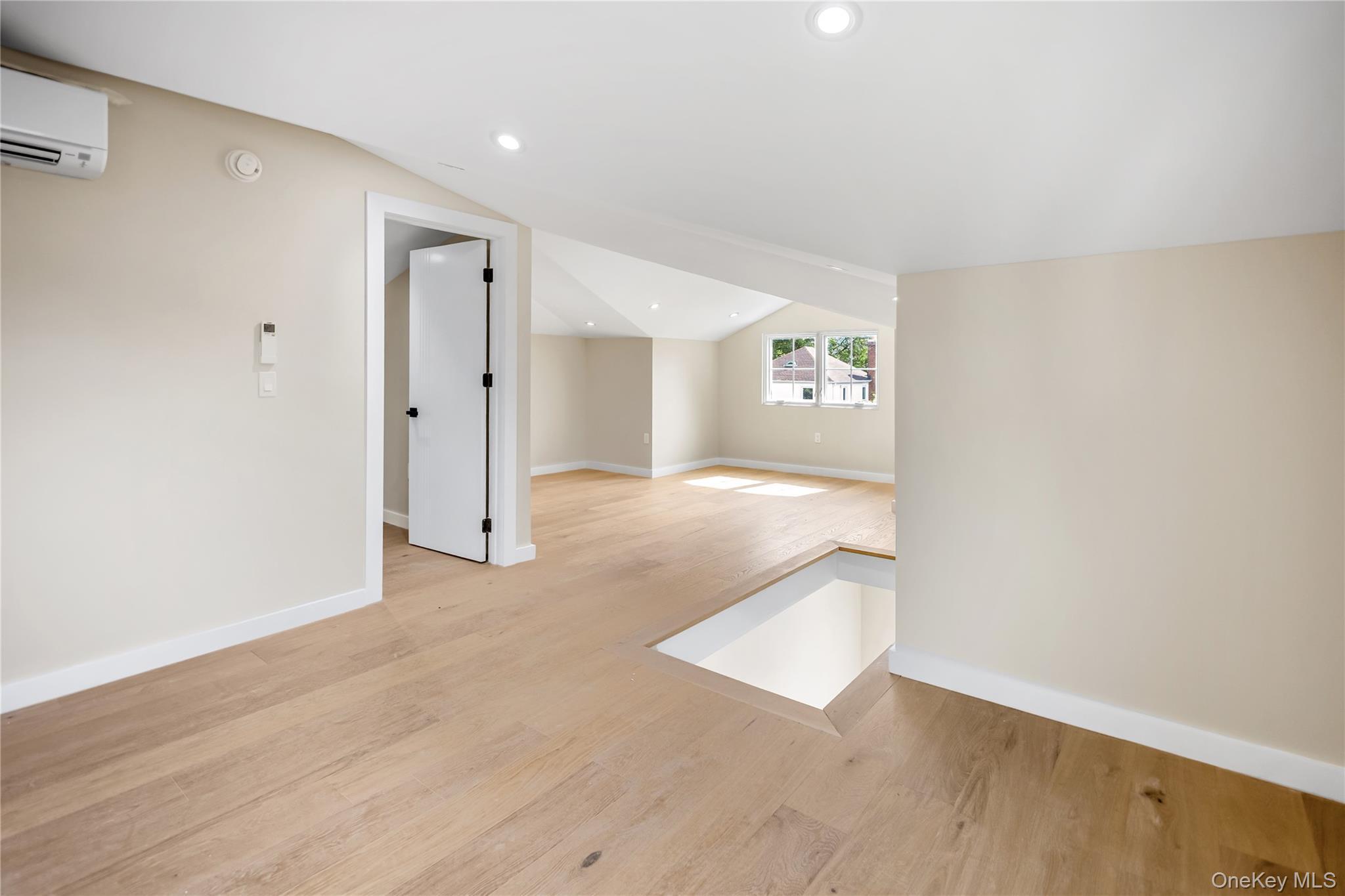 Single Family 213th Street  Queens, NY 11427, MLS-1020874-25