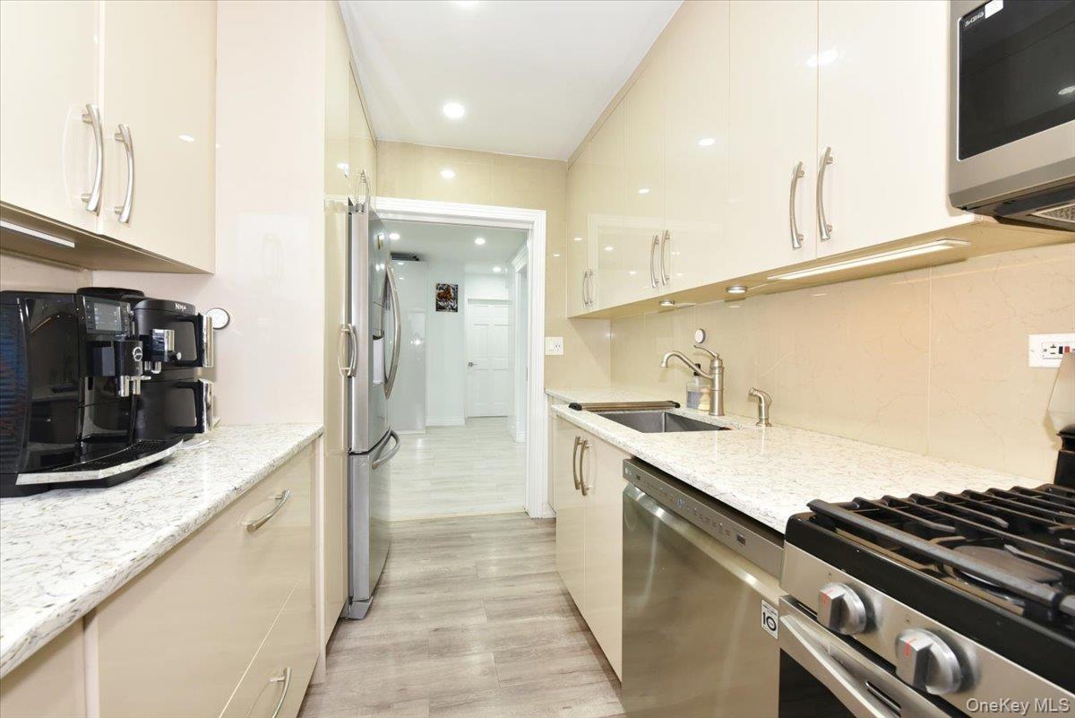Coop E 19th Street  Brooklyn, NY 11235, MLS-1020883-18