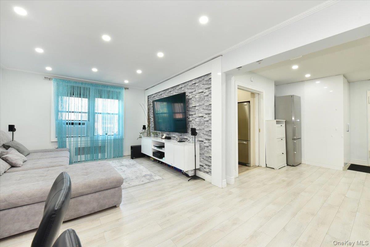 Coop E 19th Street  Brooklyn, NY 11235, MLS-1020883-9