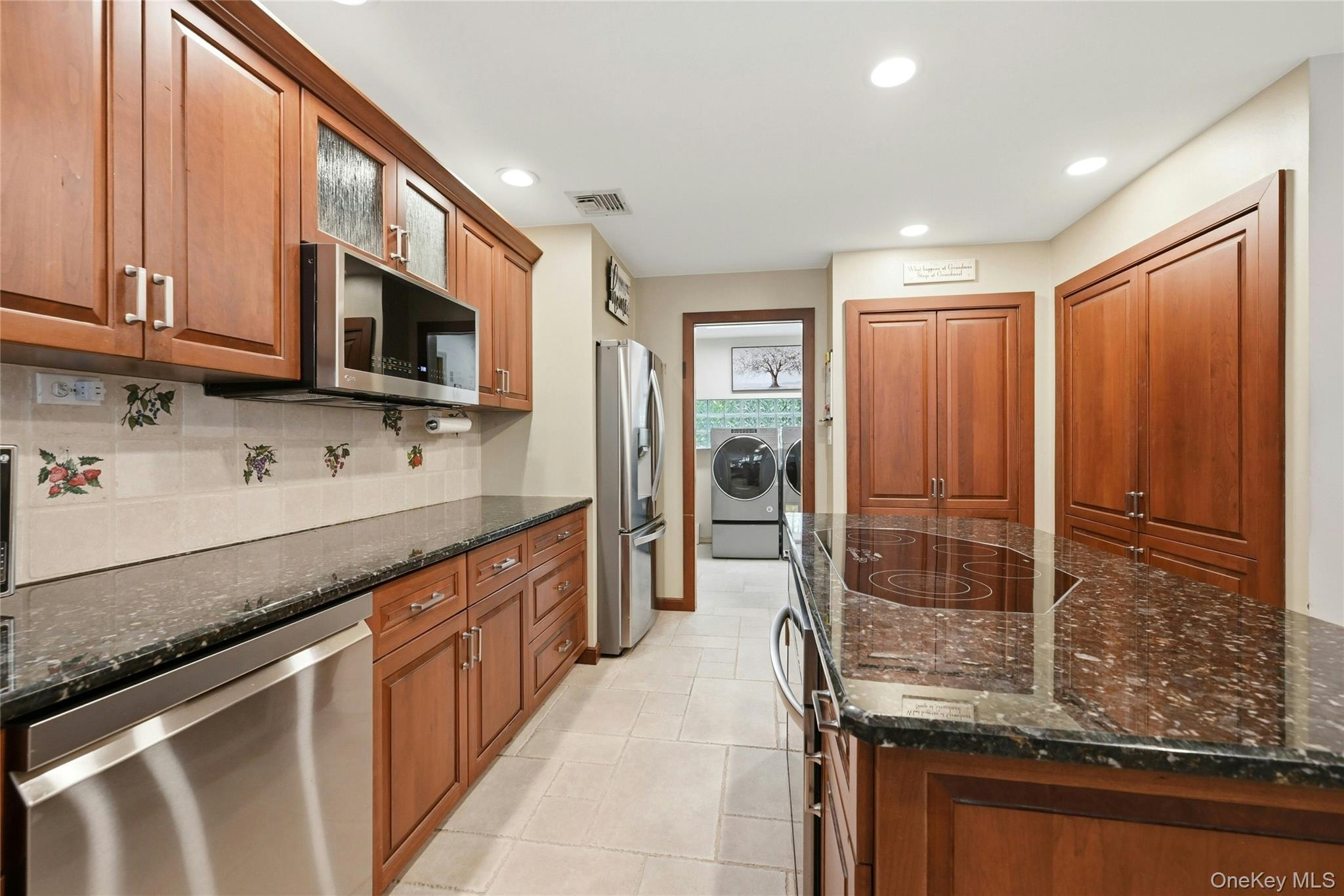 Single Family Nicole Court Suffolk County, NY 11949, MLS-1020918-17
