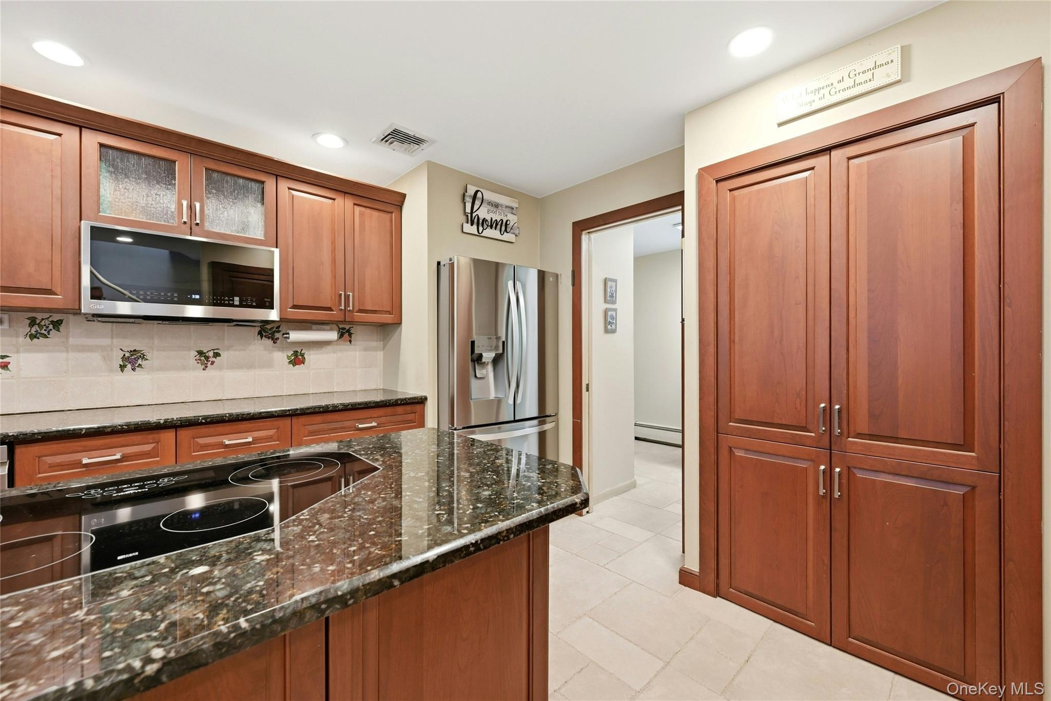 Single Family Nicole Court Suffolk County, NY 11949, MLS-1020918-18